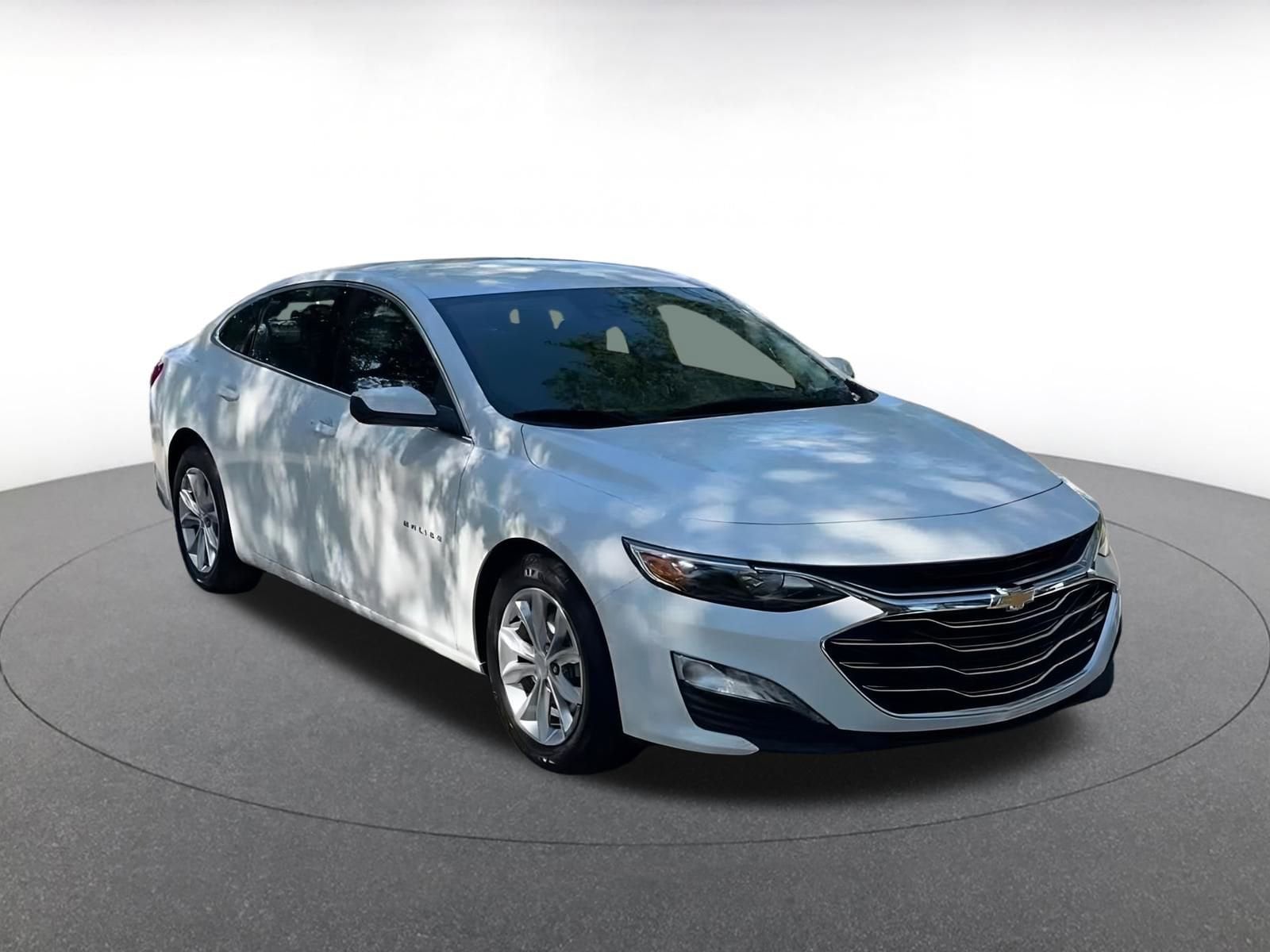 Thumbnail: 2023 Chevrolet Malibu - 3