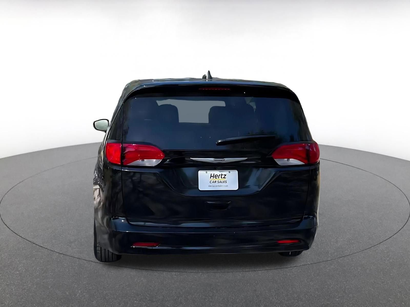 Thumbnail: 2024 Chrysler Voyager - 12