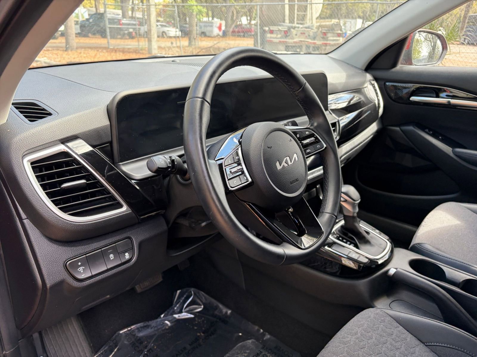 Thumbnail: 2025 Kia Seltos - 31