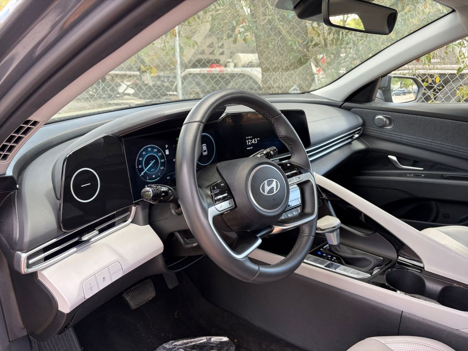 Thumbnail: 2025 Hyundai Elantra - 31