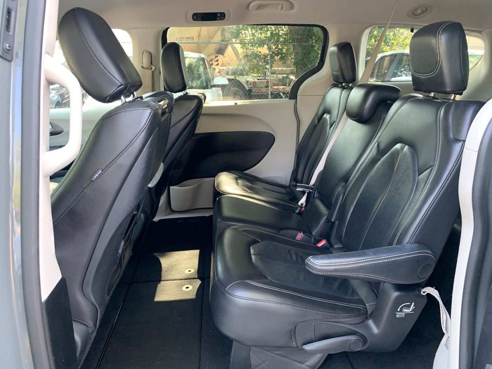 Thumbnail: 2022 Chrysler Pacifica - 33