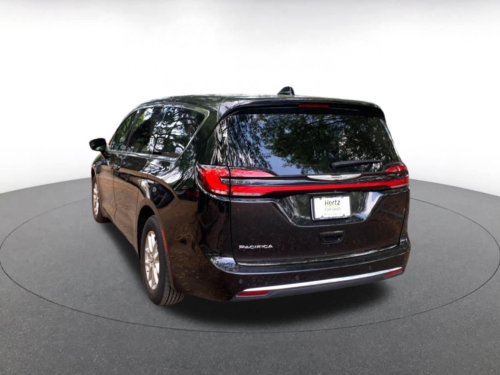 Thumbnail: 2024 Chrysler Pacifica - 5