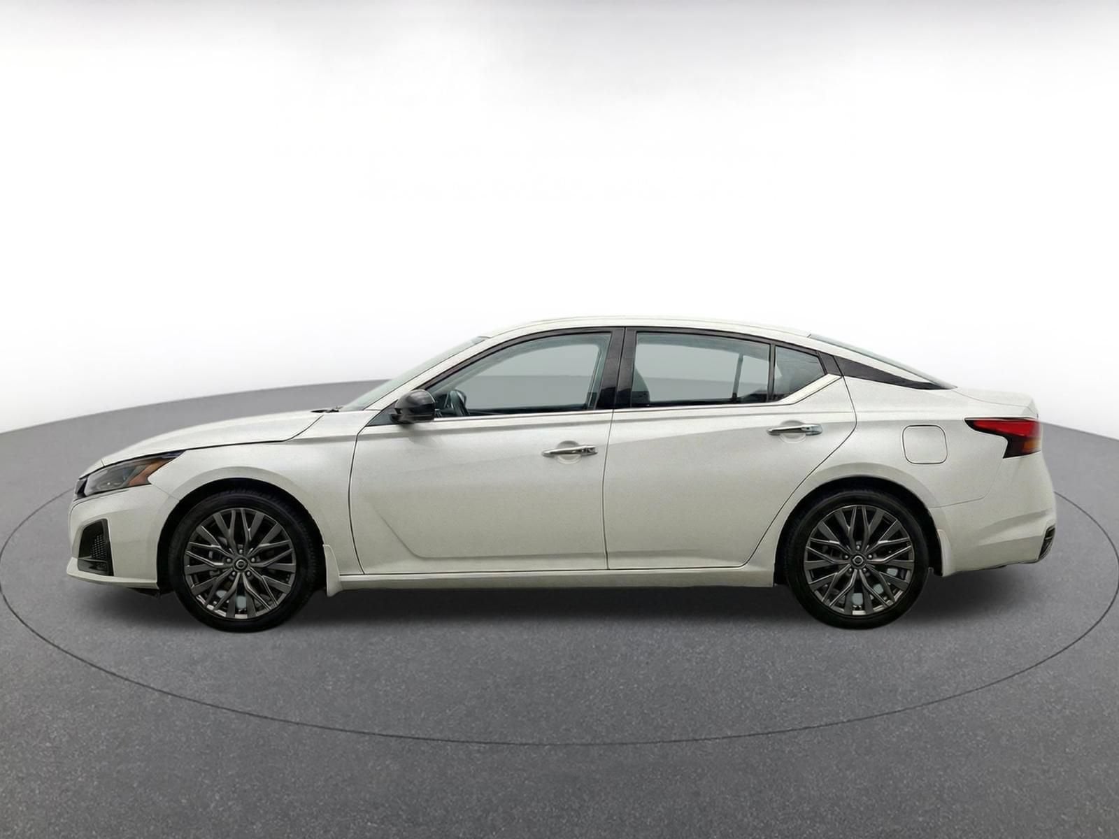 Thumbnail: 2025 Nissan Altima - 4