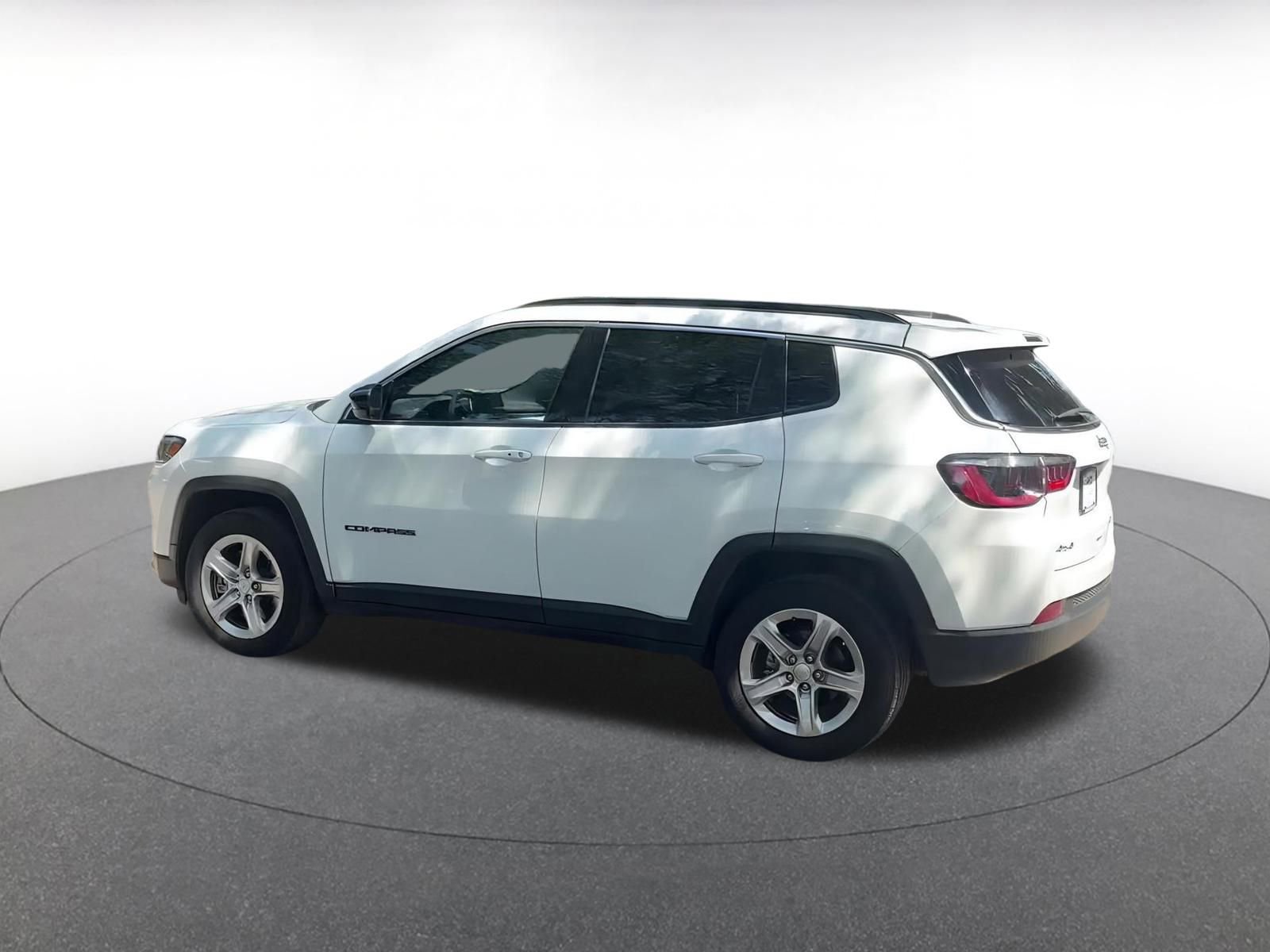 Thumbnail: 2023 Jeep Compass - 10