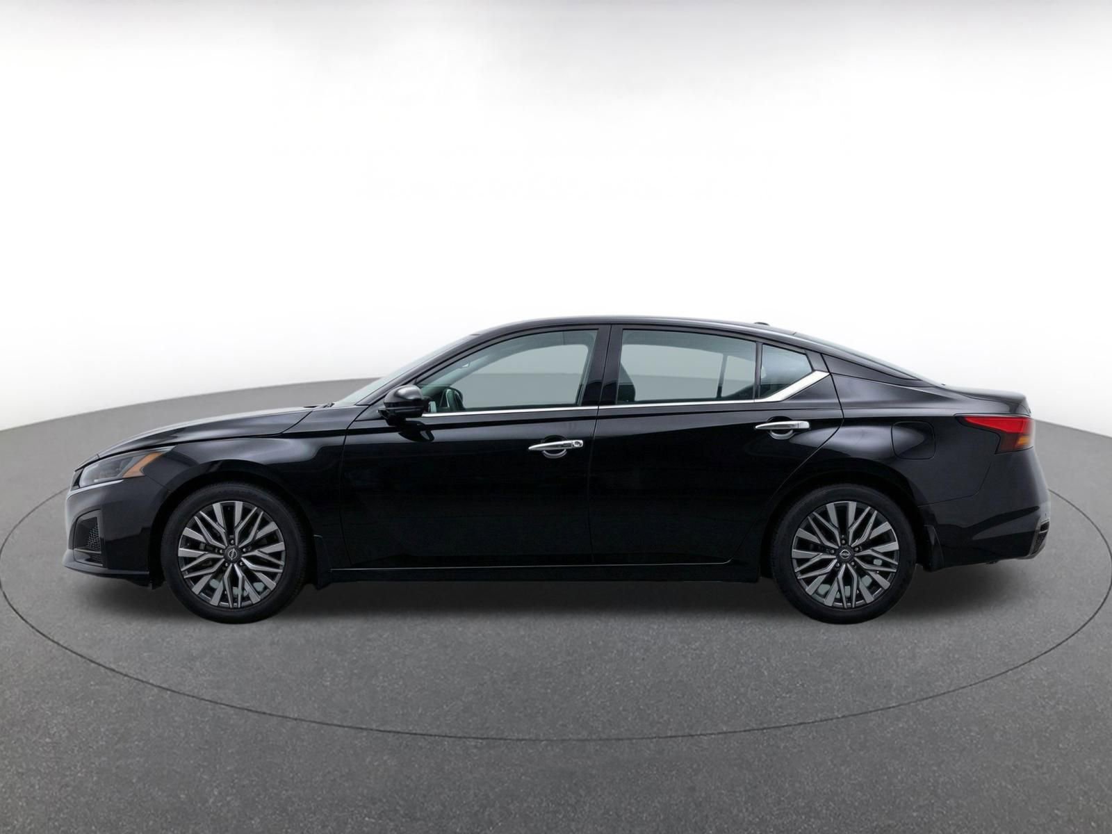 Thumbnail: 2025 Nissan Altima - 4
