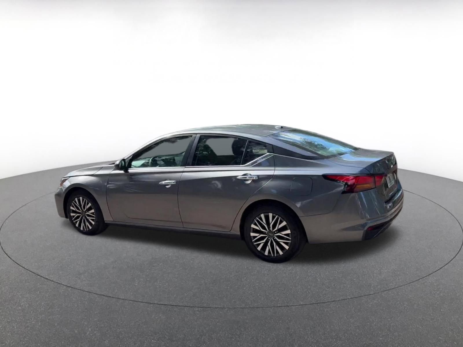 Thumbnail: 2025 Nissan Altima - 10