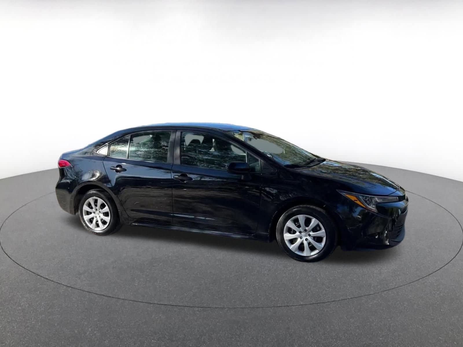 Thumbnail: 2025 Toyota Corolla - 2