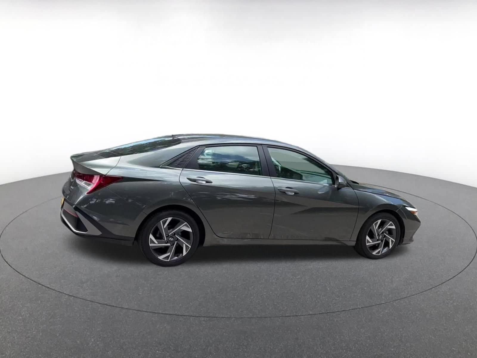 Thumbnail: 2025 Hyundai Elantra - 15