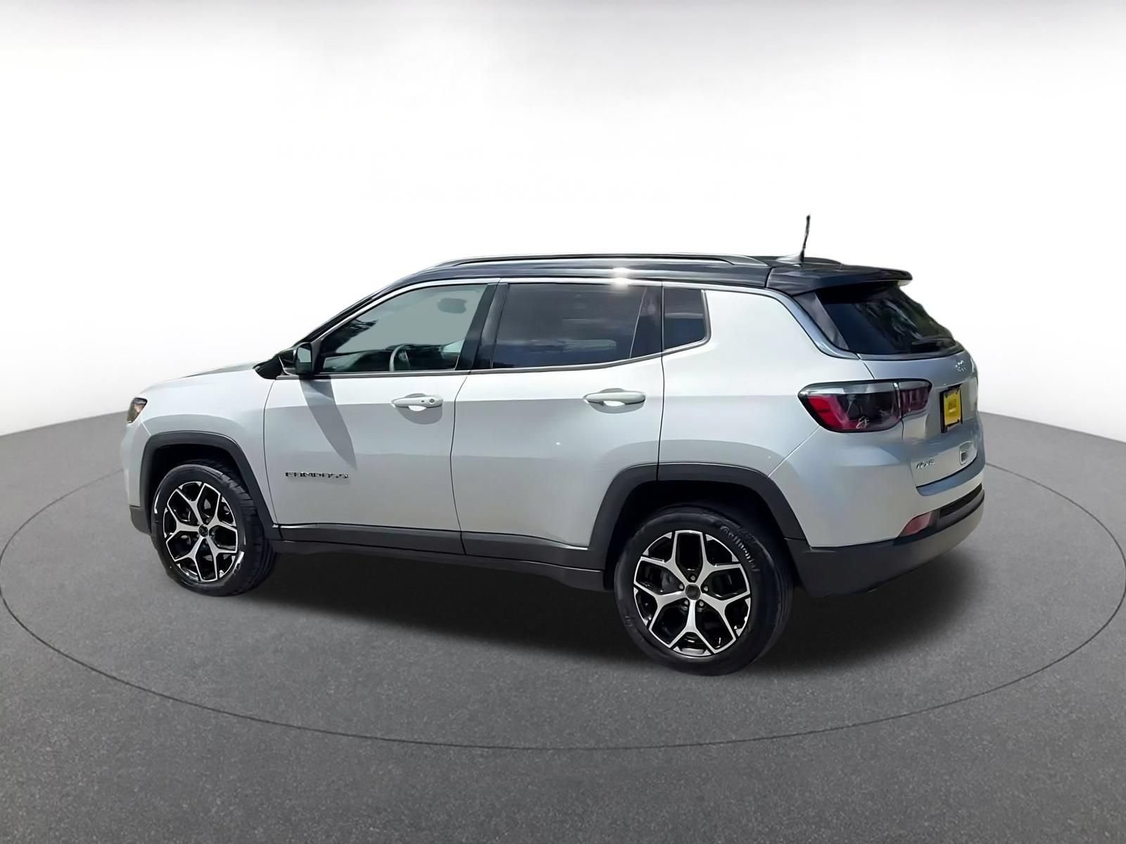 Thumbnail: 2025 Jeep Compass - 10