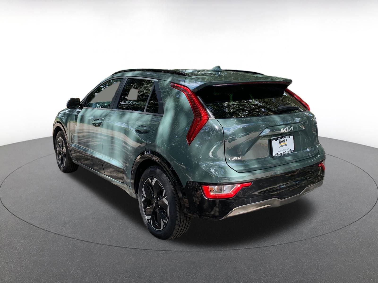 Thumbnail: 2023 Kia Niro - 5