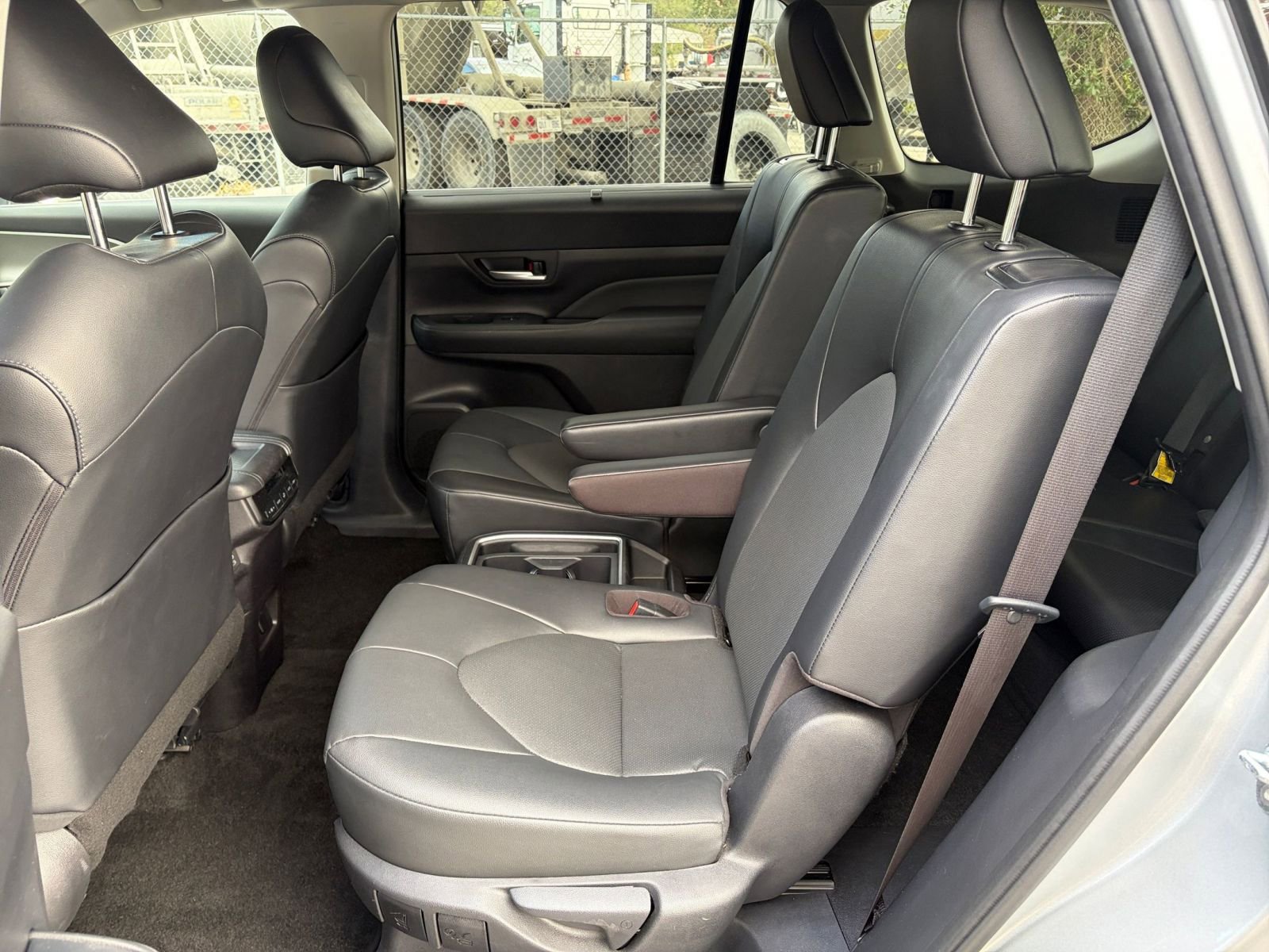 Thumbnail: 2025 Toyota Grand Highlander - 21