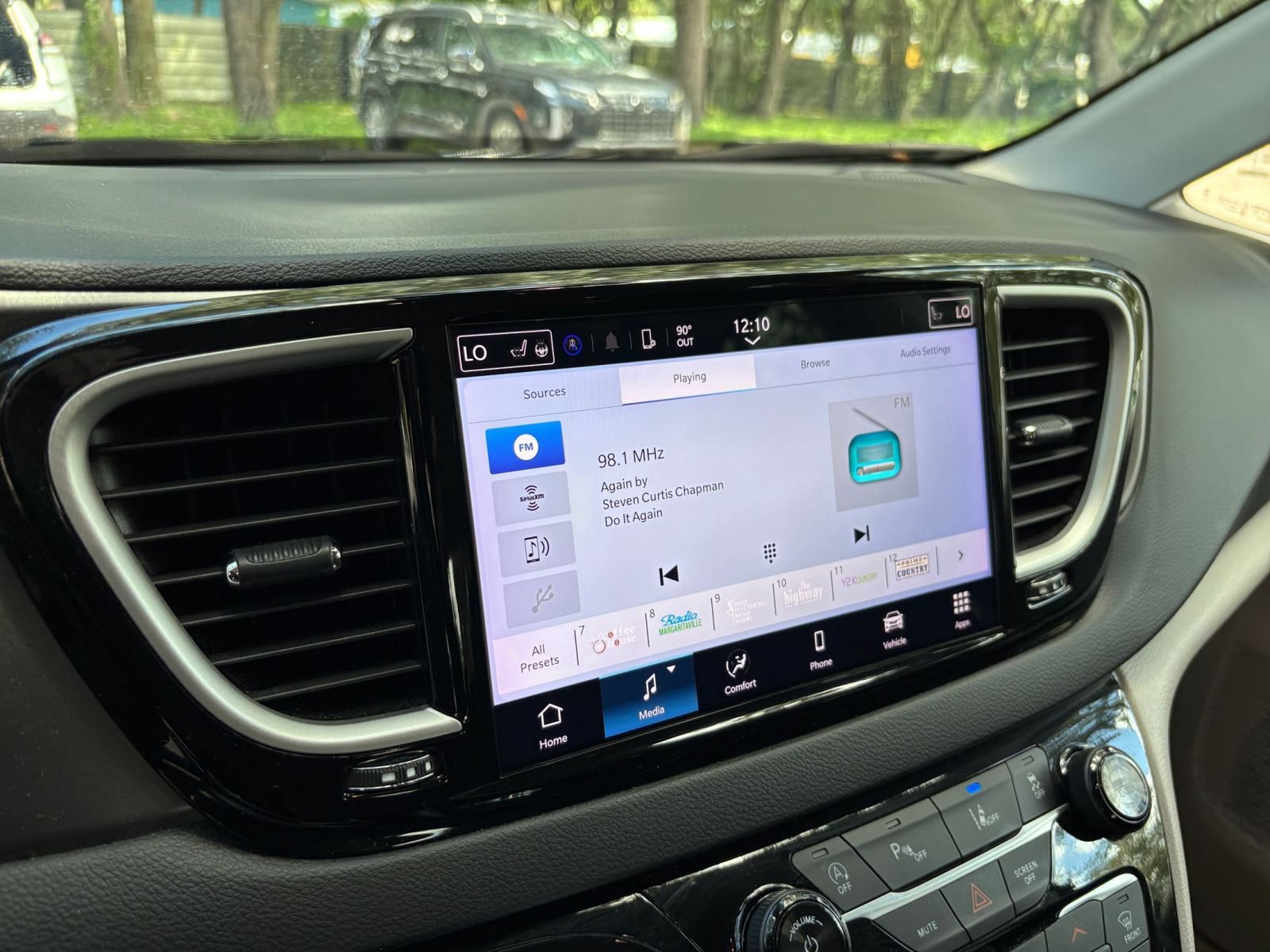 Thumbnail: 2024 Chrysler Pacifica - 19