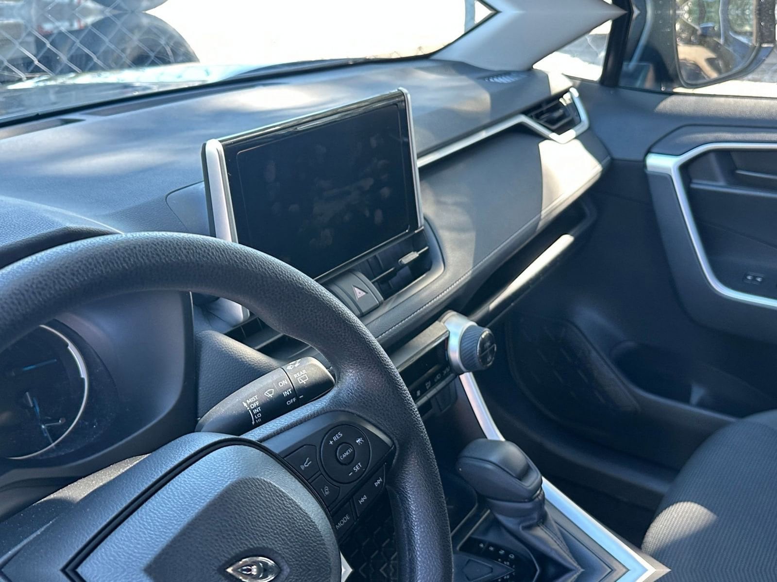 Thumbnail: 2025 Toyota RAV4 - 34