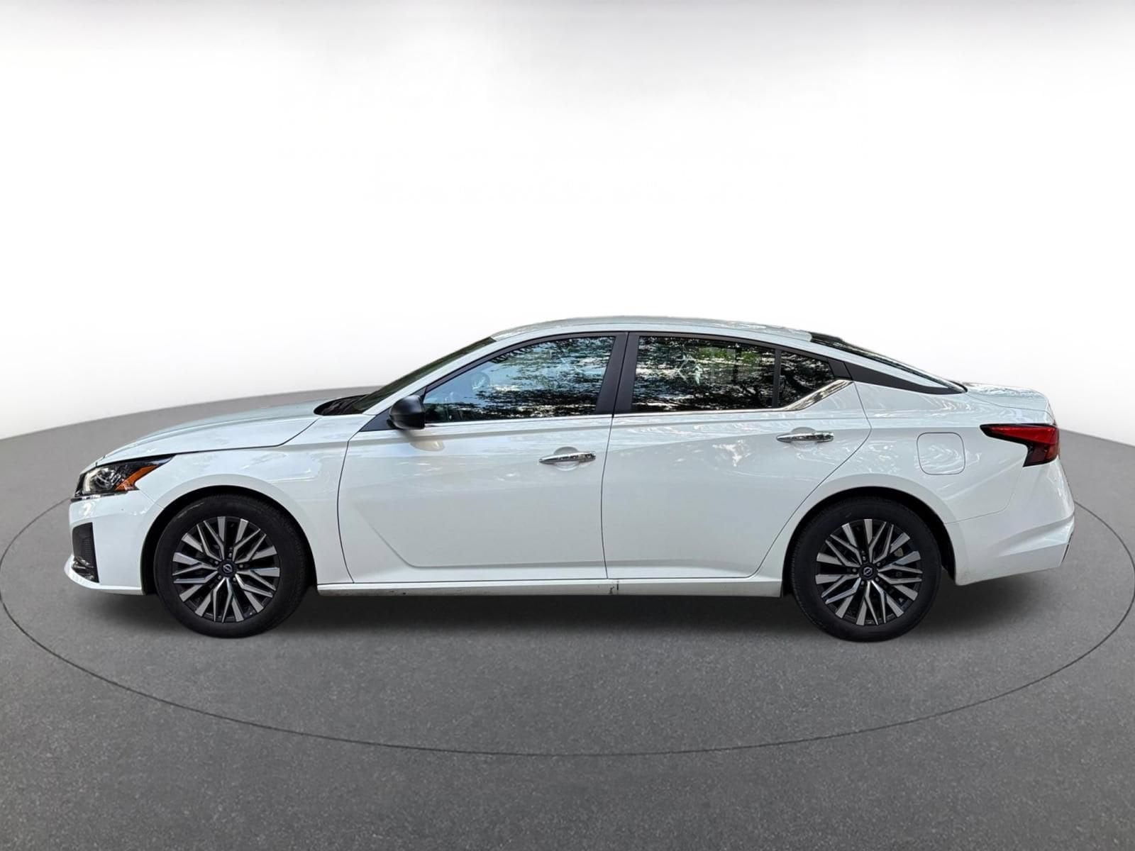 Thumbnail: 2025 Nissan Altima - 4