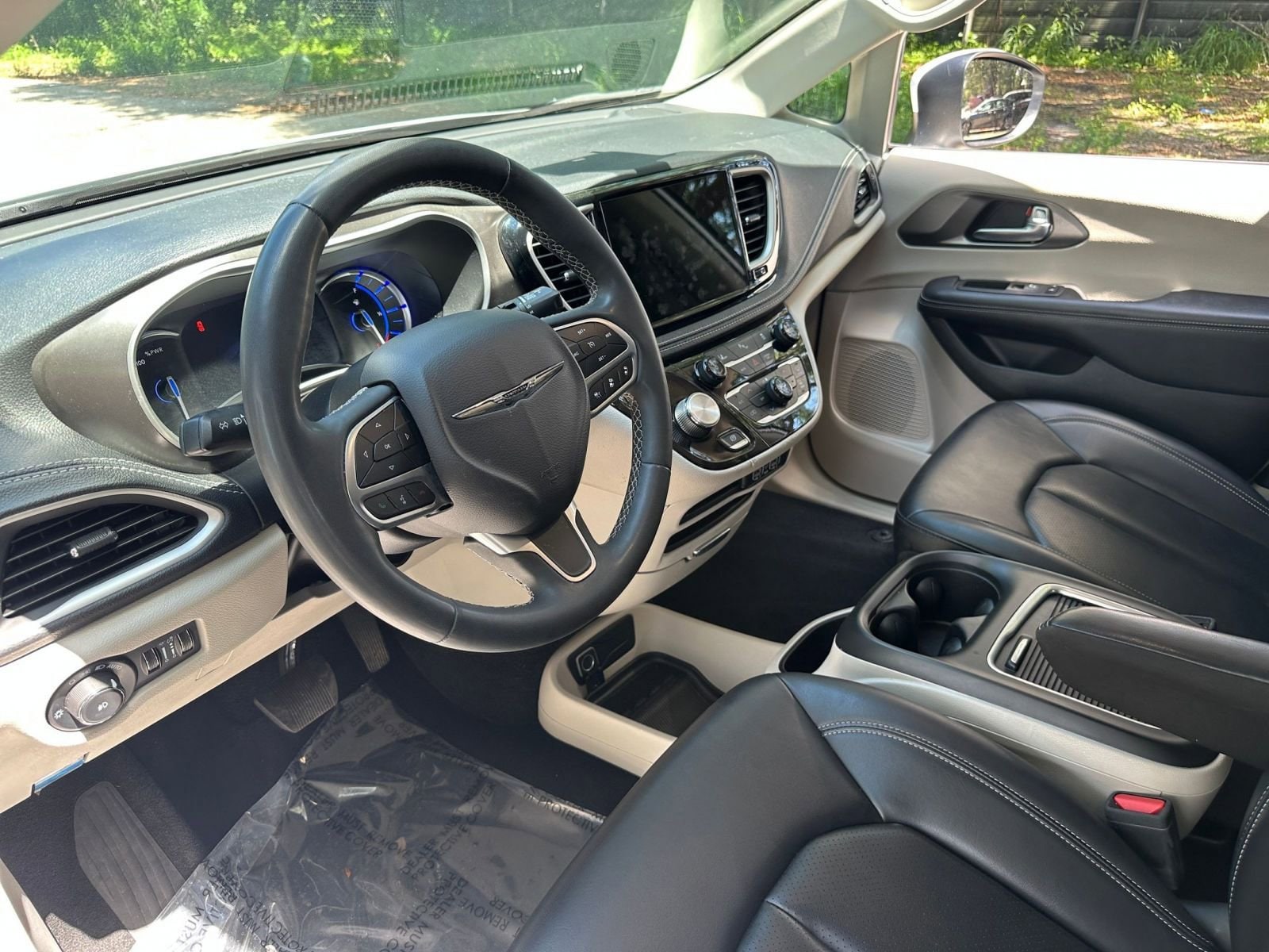 Thumbnail: 2023 Chrysler Pacifica - 28