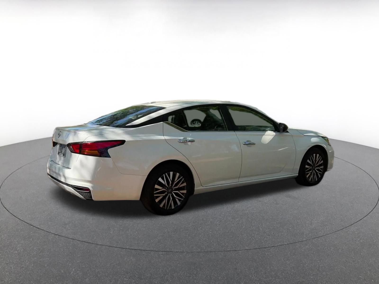 Thumbnail: 2025 Nissan Altima - 15