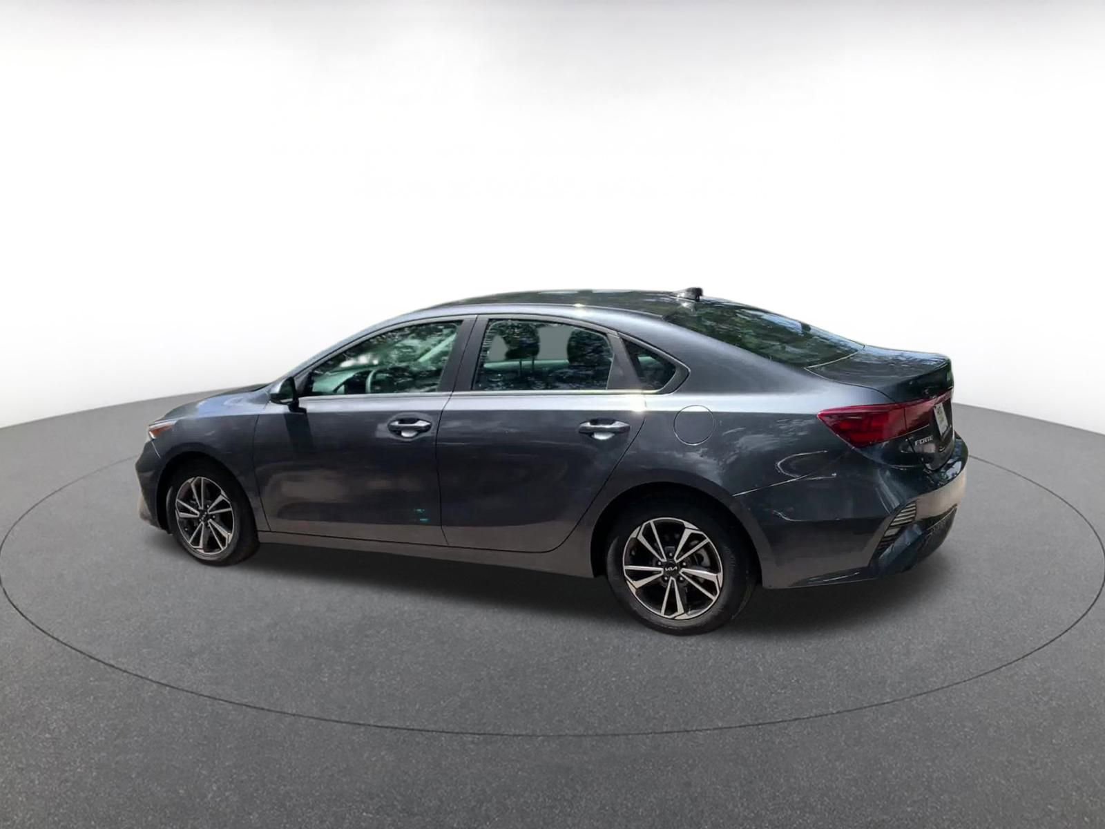 Thumbnail: 2024 Kia Forte - 10