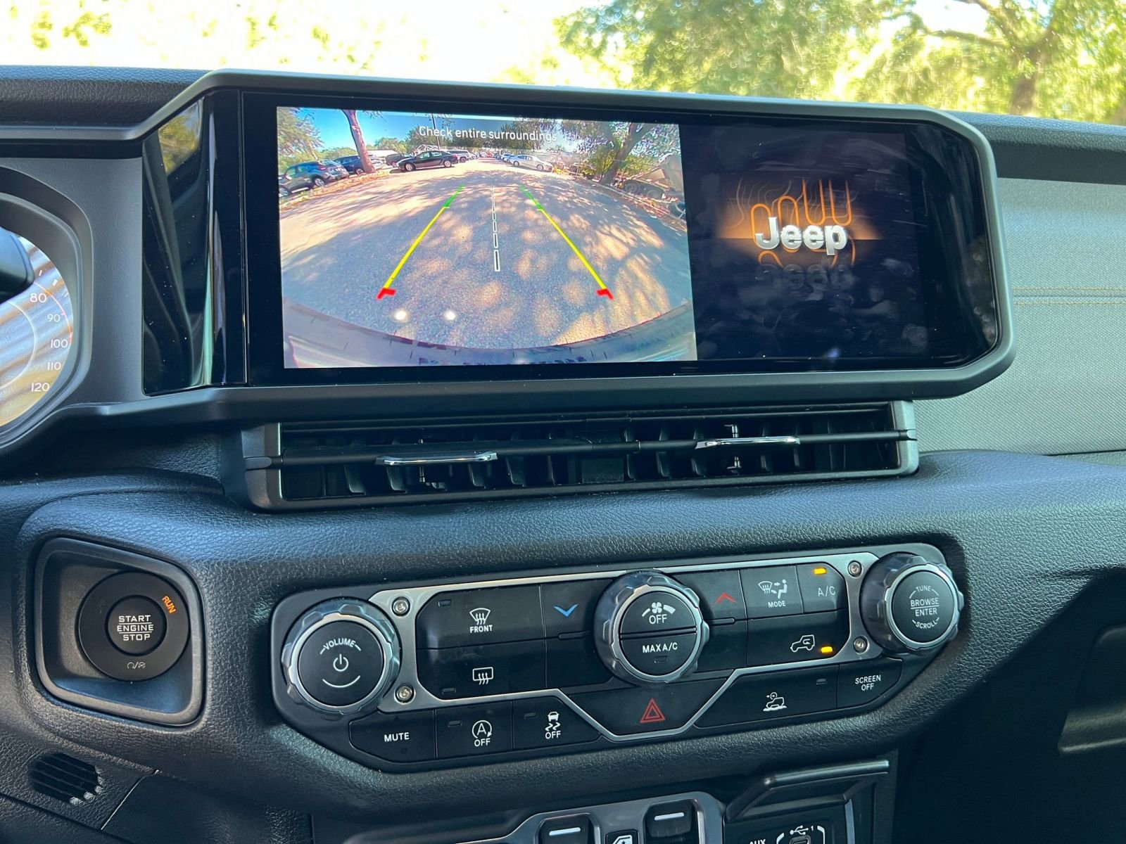 Thumbnail: 2025 Jeep Wrangler - 17