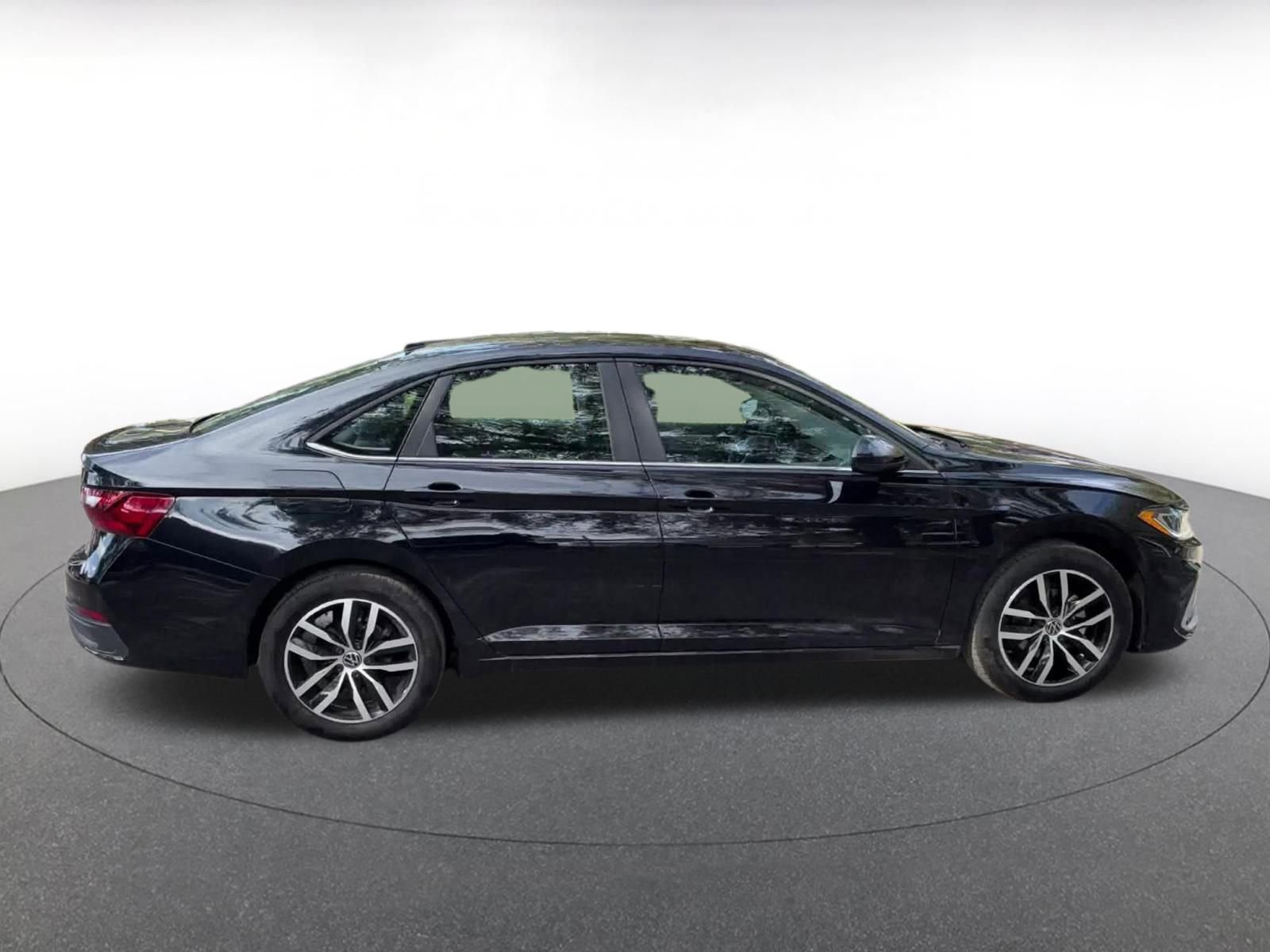 Thumbnail: 2025 Volkswagen Jetta - 16