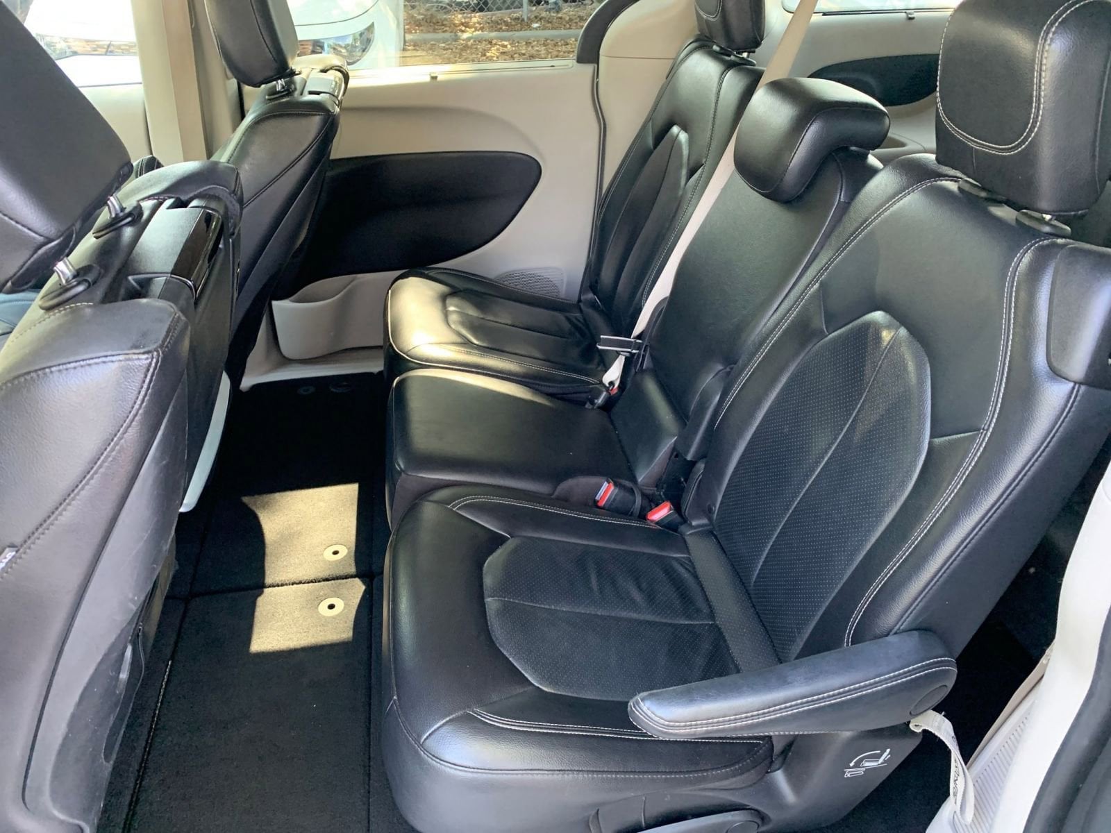 Thumbnail: 2022 Chrysler Pacifica - 31