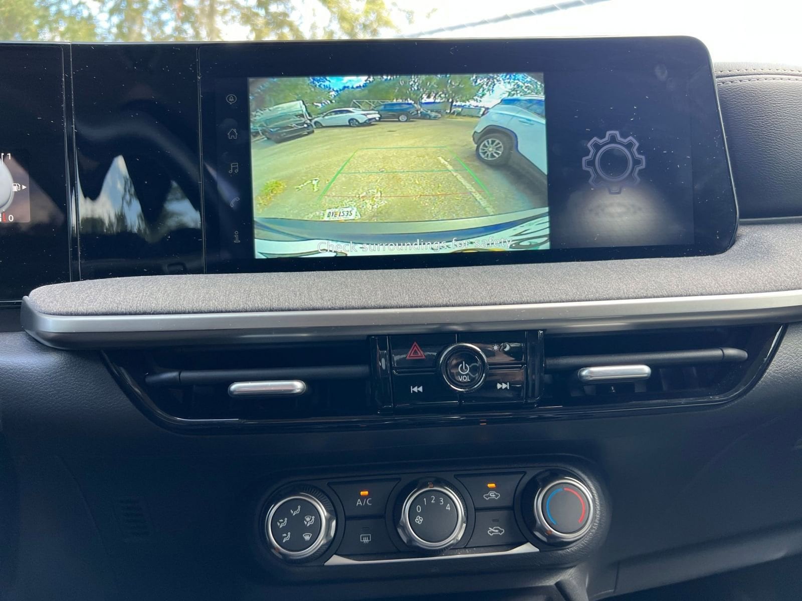 Thumbnail: 2025 Nissan Kicks - 17