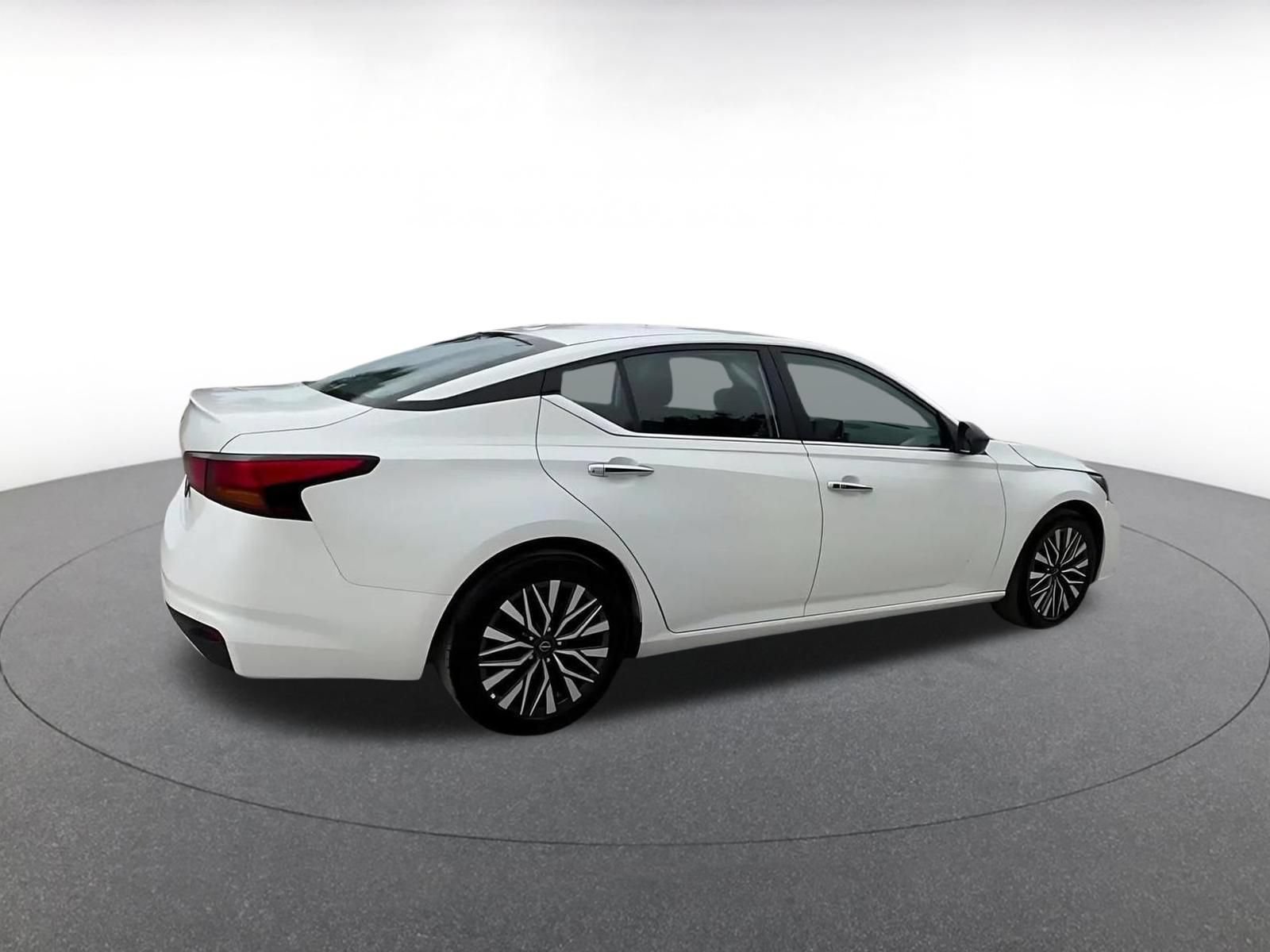 Thumbnail: 2025 Nissan Altima - 14