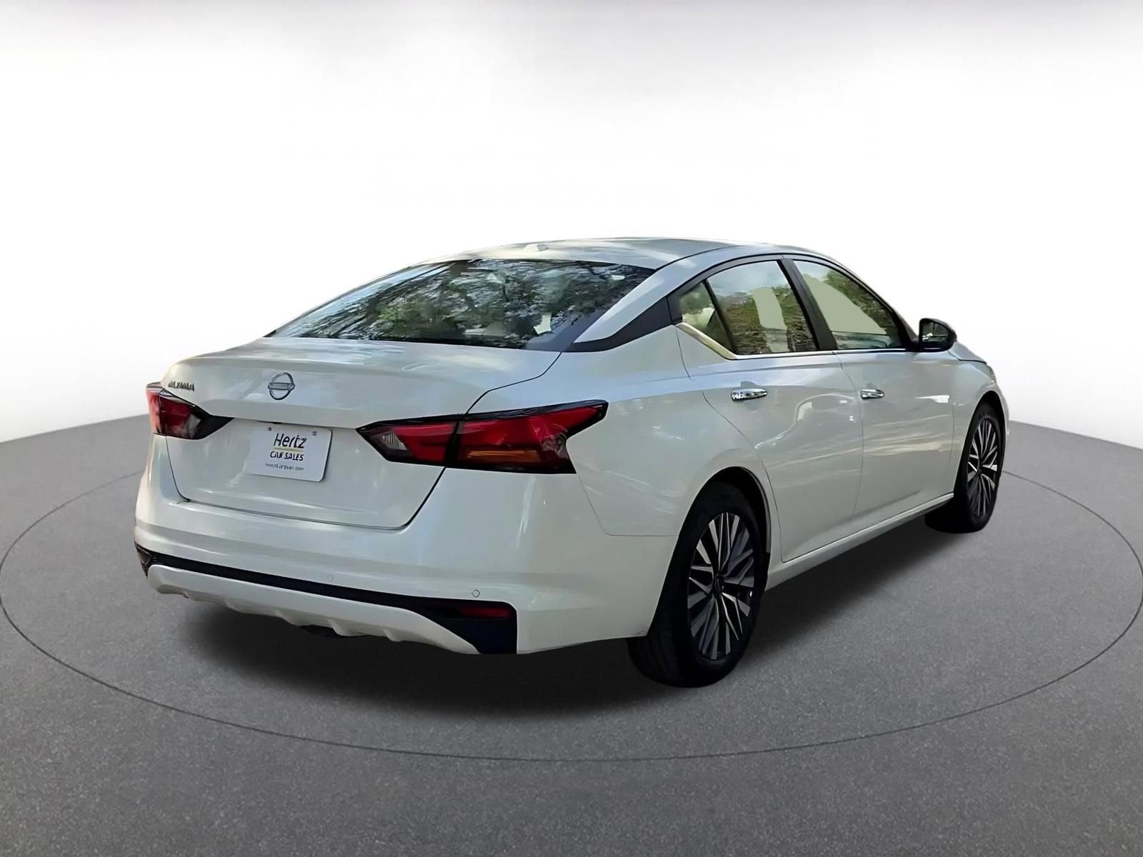 Thumbnail: 2025 Nissan Altima - 21