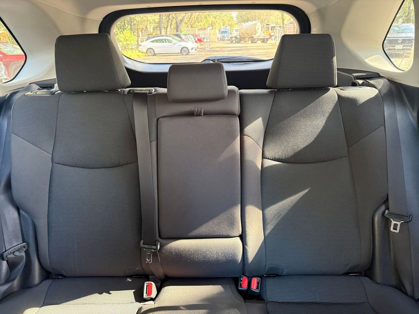 Thumbnail: 2025 Toyota RAV4 - 32