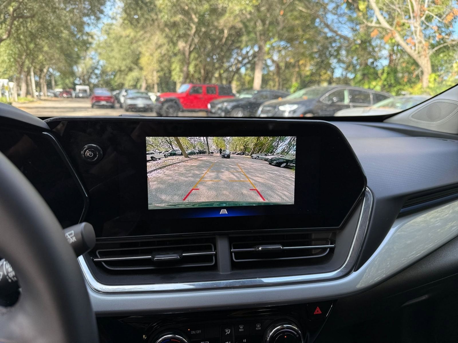 Thumbnail: 2025 Chevrolet Trax - 20