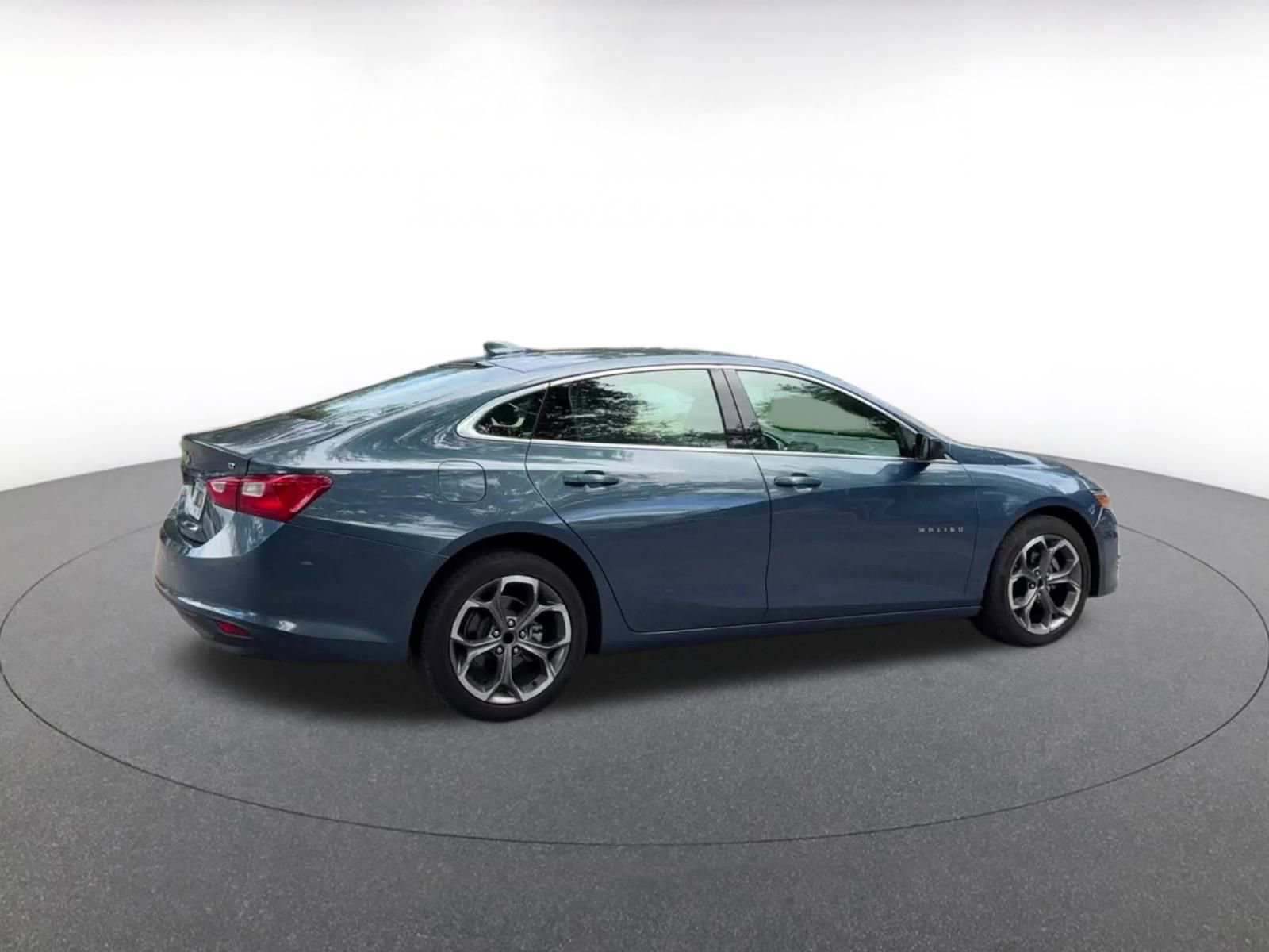 Thumbnail: 2024 Chevrolet Malibu - 15