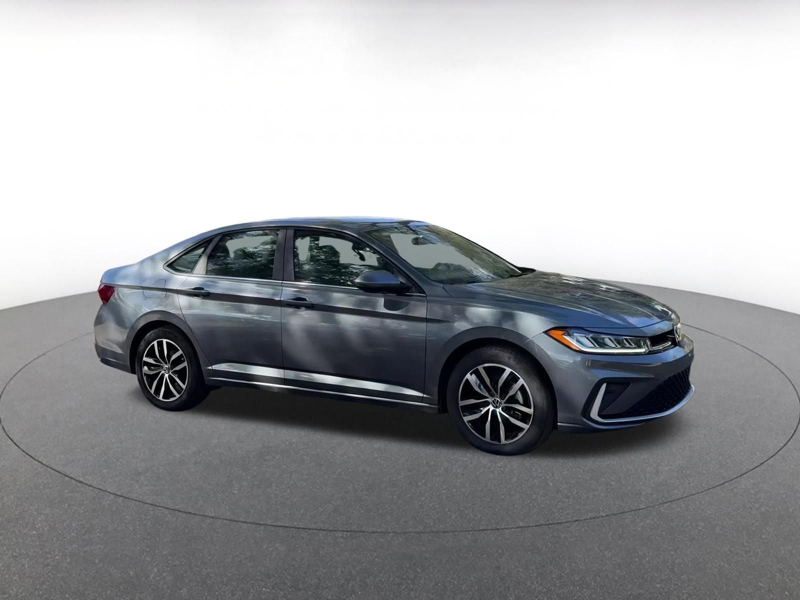 Thumbnail: 2025 Volkswagen Jetta - 2