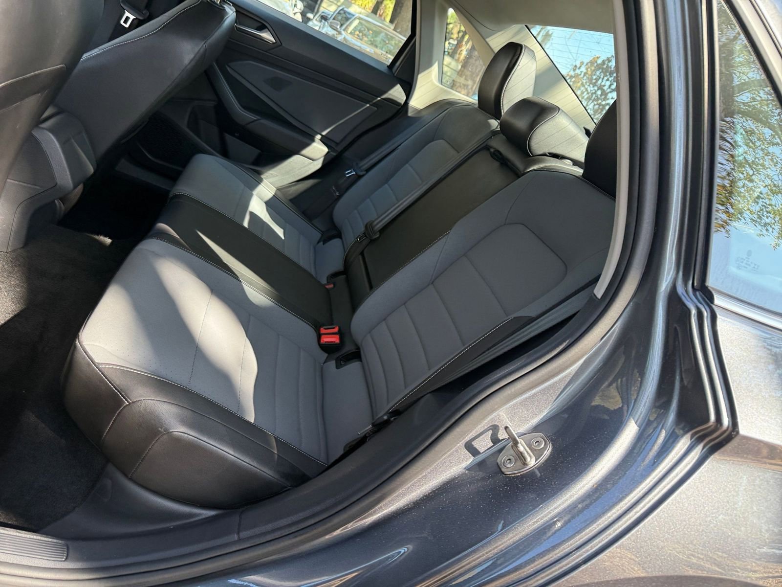 Thumbnail: 2025 Volkswagen Jetta - 32