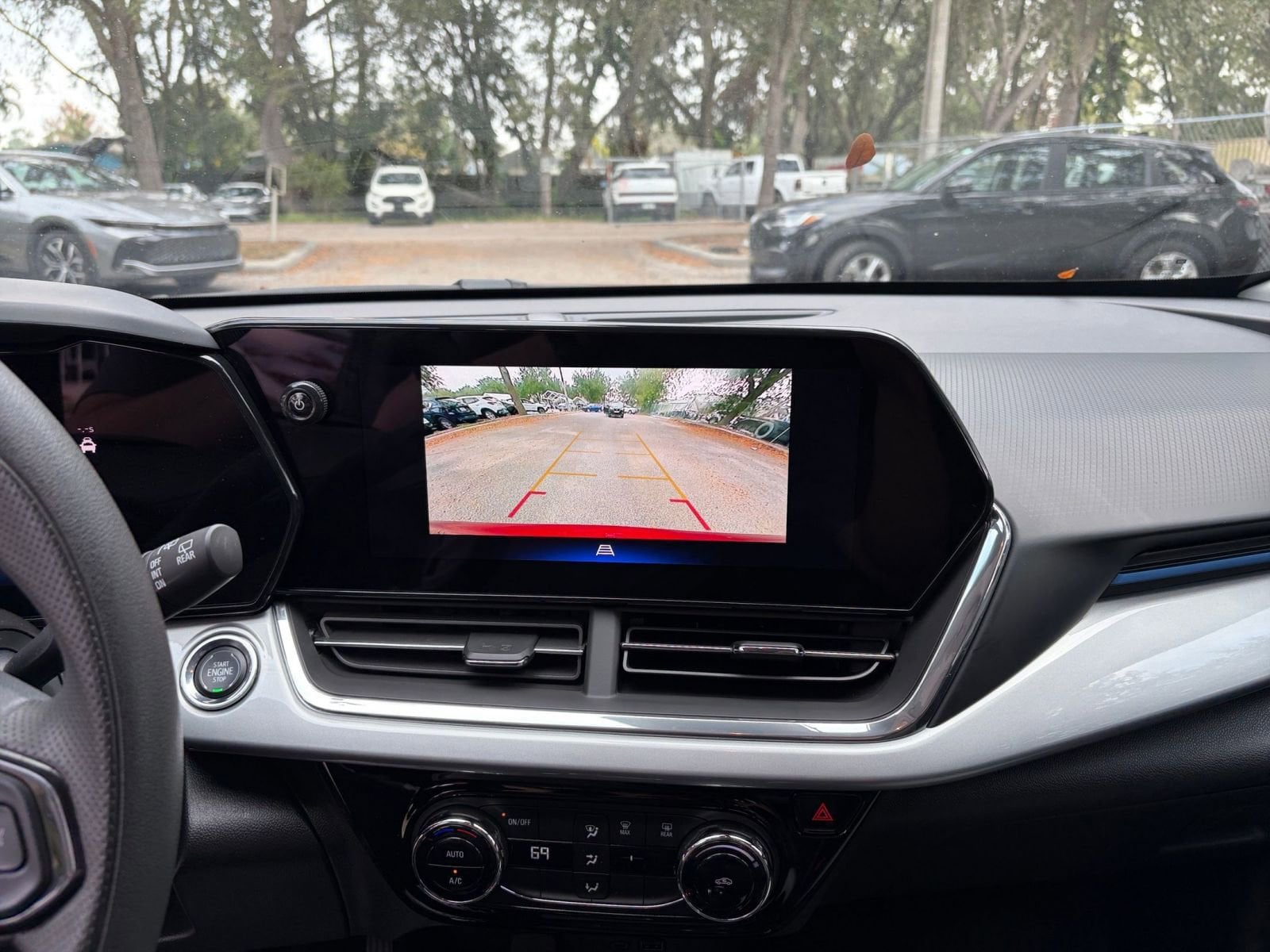 Thumbnail: 2025 Chevrolet Trax - 17