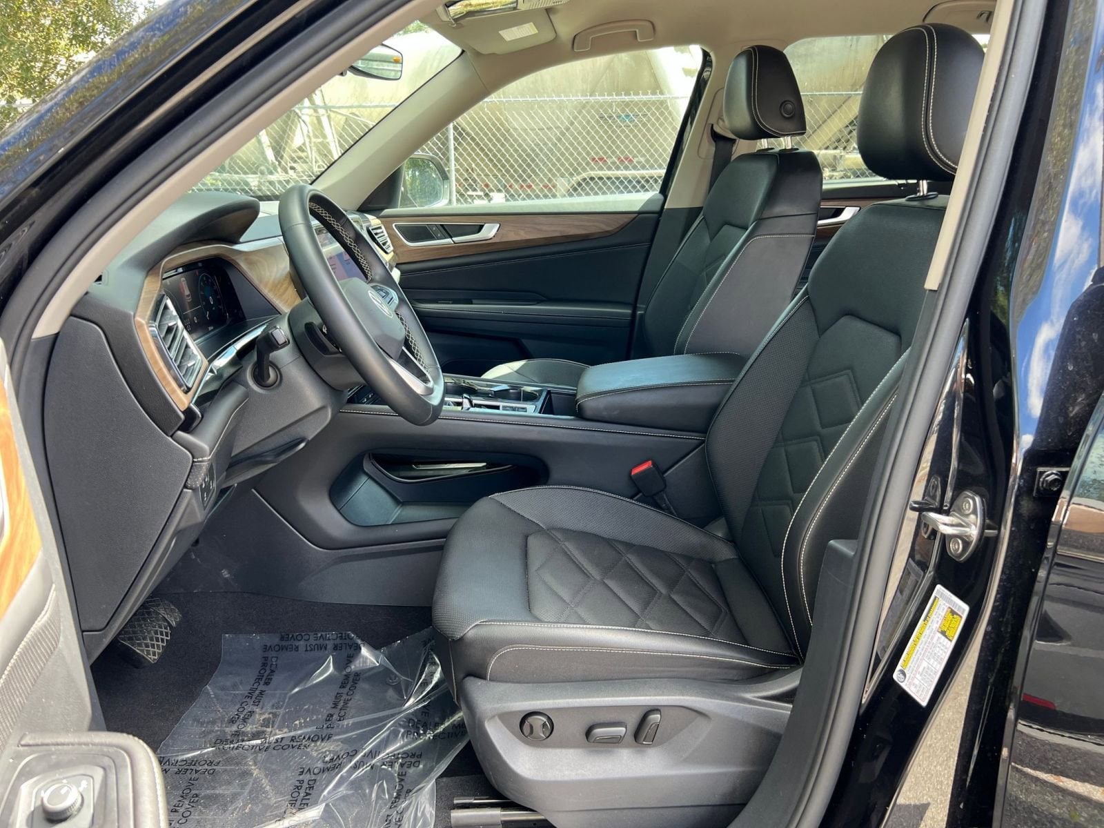 Thumbnail: 2025 Volkswagen Atlas - 21