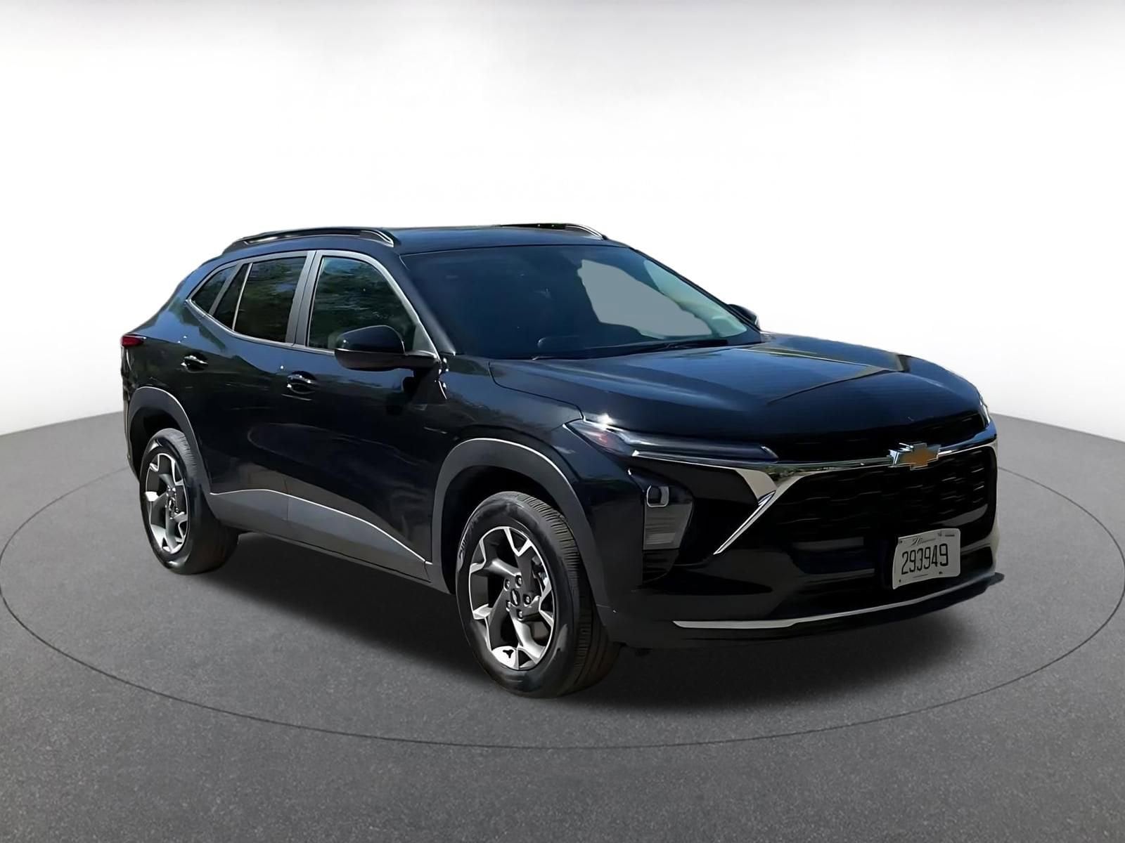 Thumbnail: 2025 Chevrolet Trax - 2