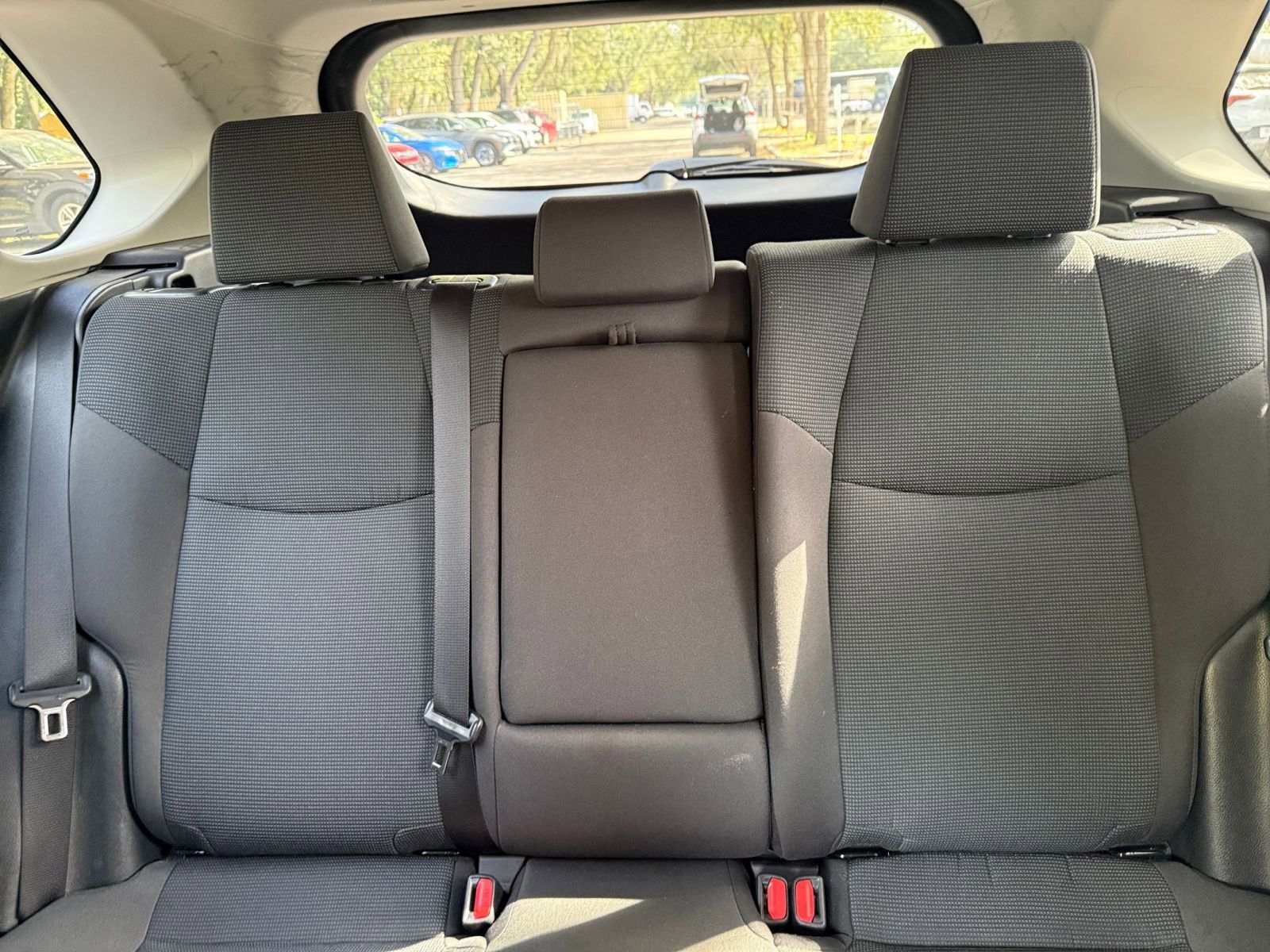 Thumbnail: 2025 Toyota RAV4 - 32