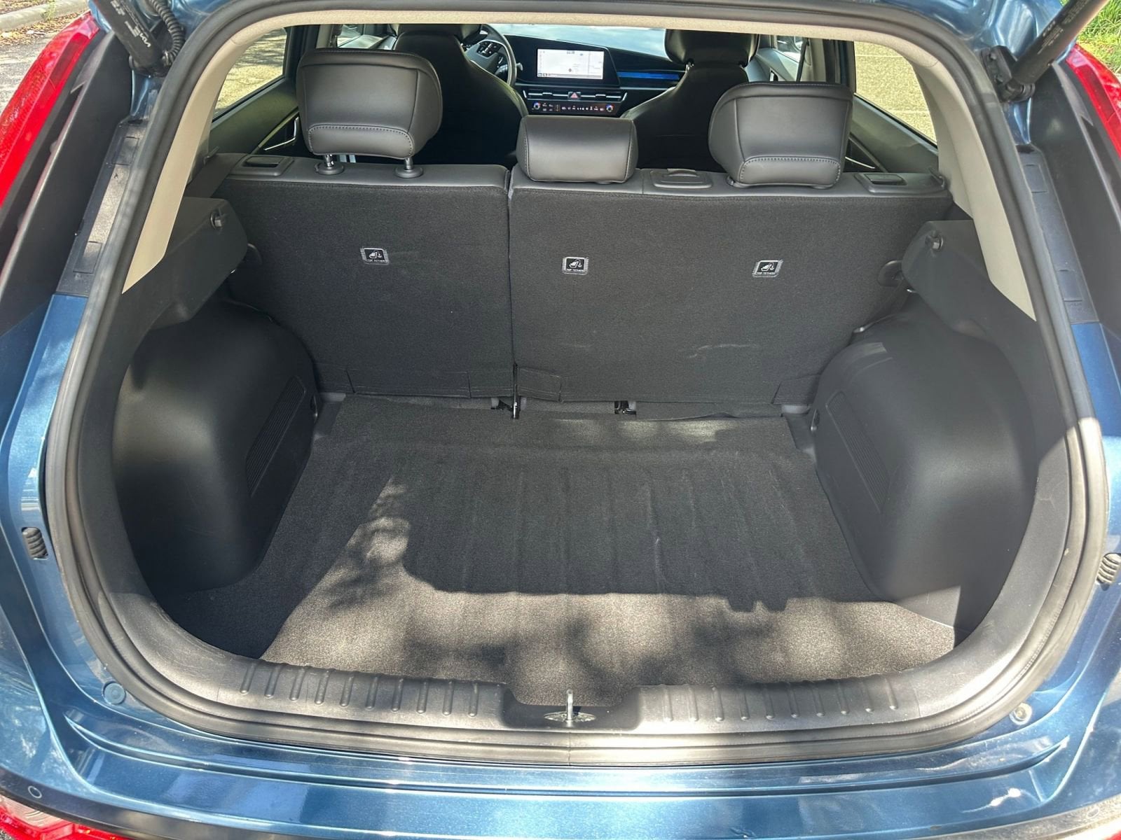 Thumbnail: 2023 Kia Niro - 28