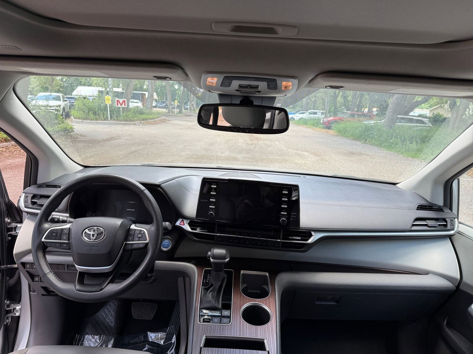 Thumbnail: 2023 Toyota Sienna - 27
