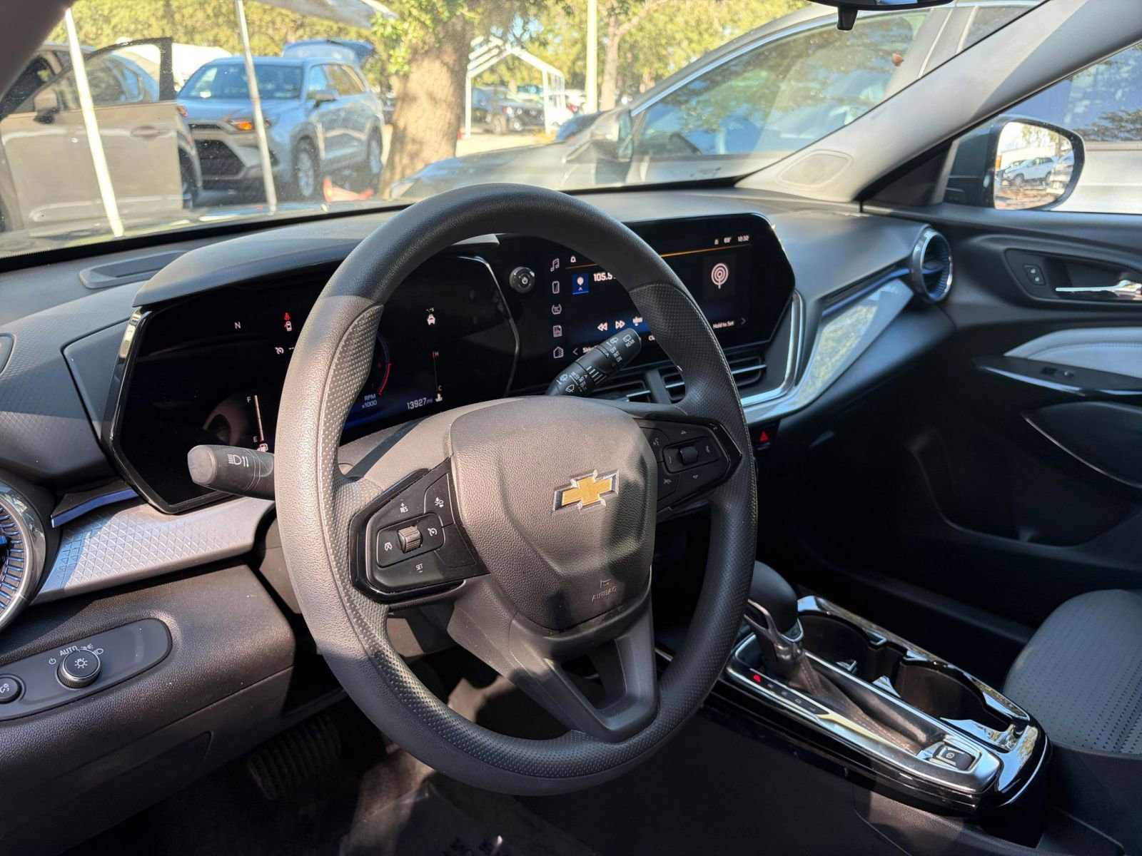 Thumbnail: 2025 Chevrolet Trax - 28