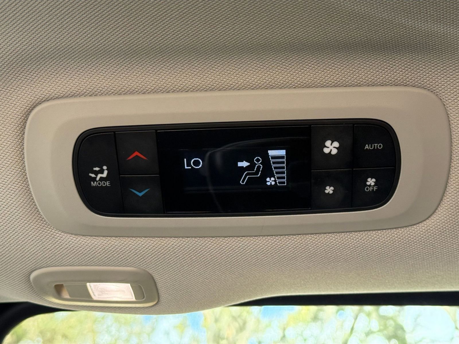 Thumbnail: 2023 Chrysler Pacifica - 21