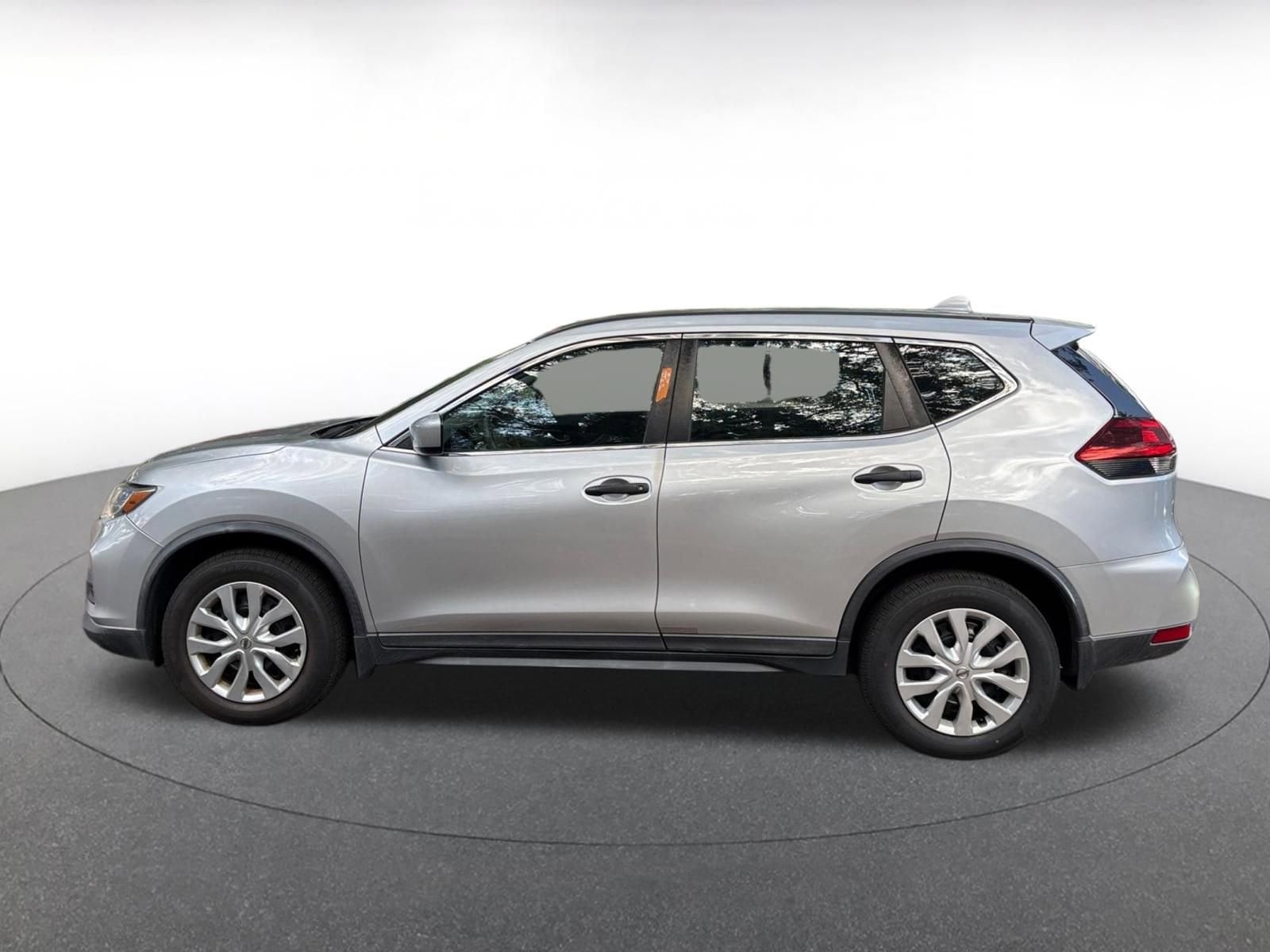 Thumbnail: 2018 Nissan Rogue - 4