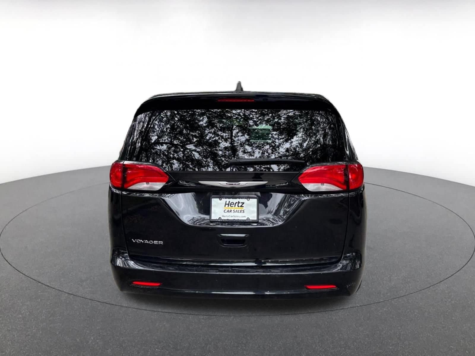 Thumbnail: 2024 Chrysler Voyager - 7
