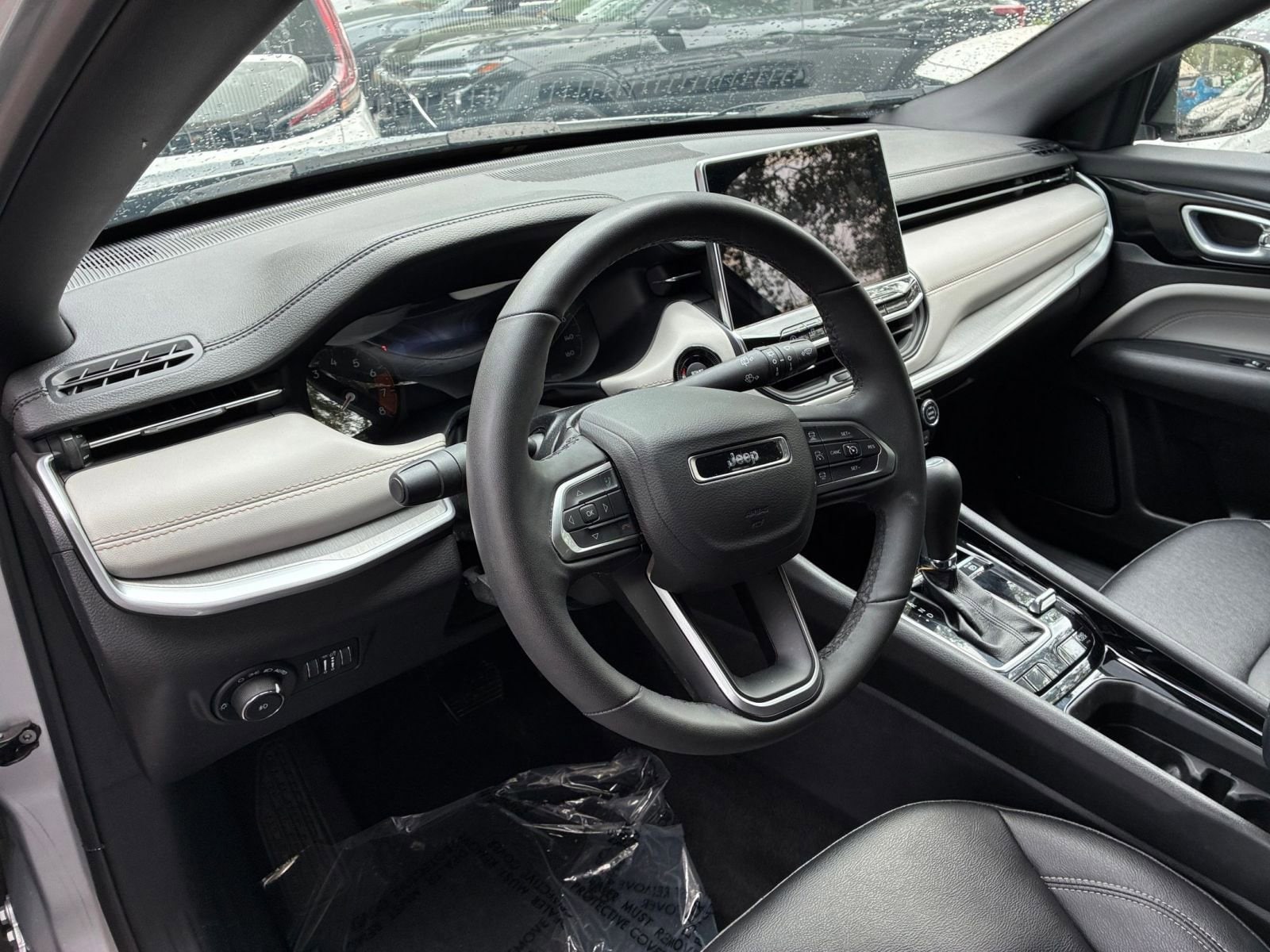 Thumbnail: 2025 Jeep Compass - 34