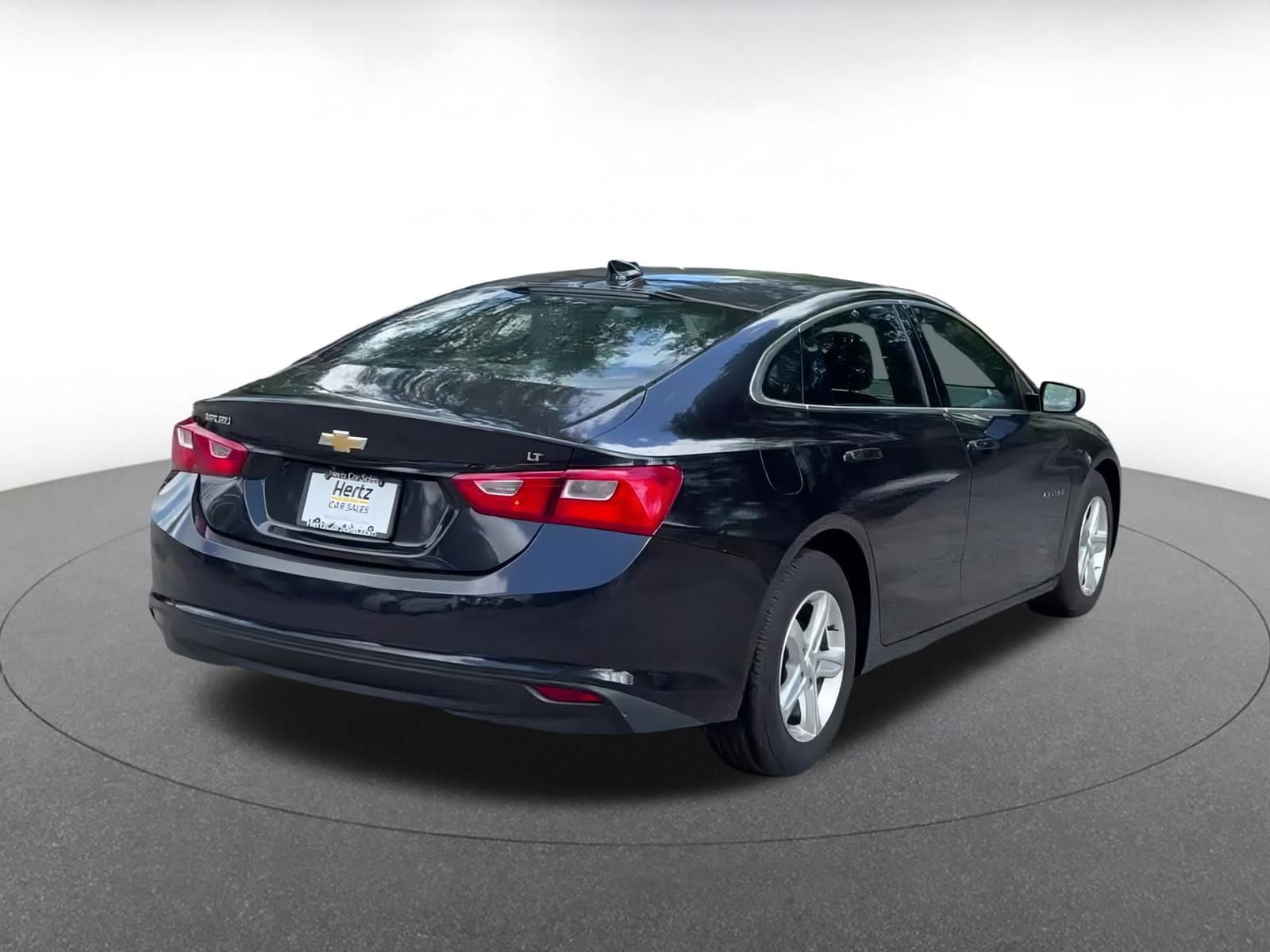 Thumbnail: 2023 Chevrolet Malibu - 14