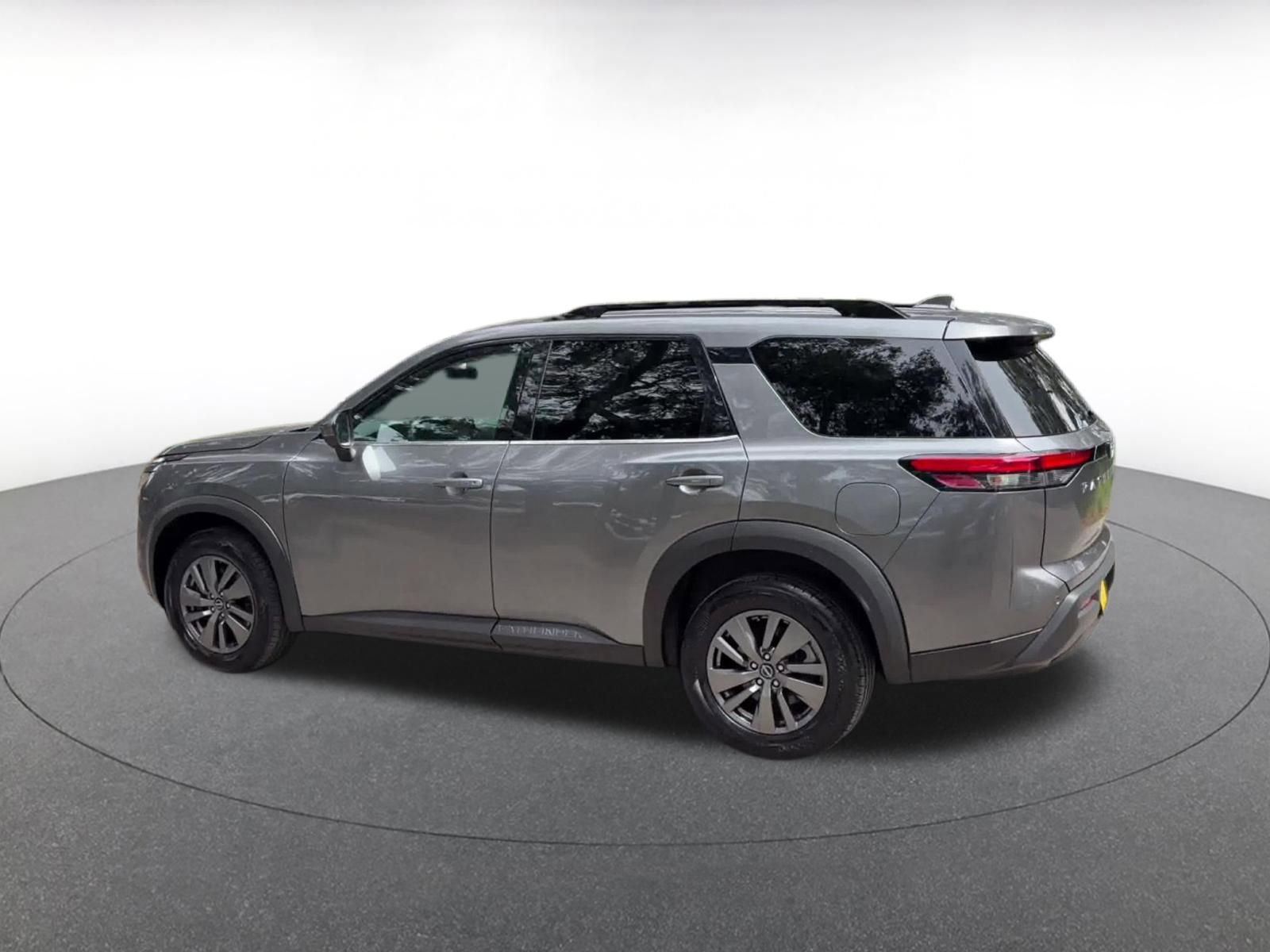 Thumbnail: 2025 Nissan Pathfinder - 10