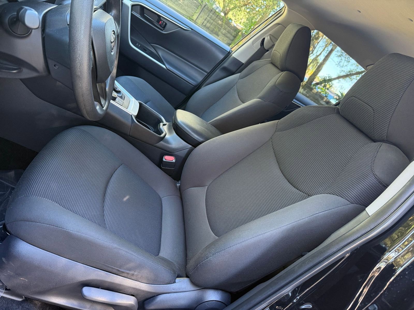 Thumbnail: 2025 Toyota RAV4 - 21