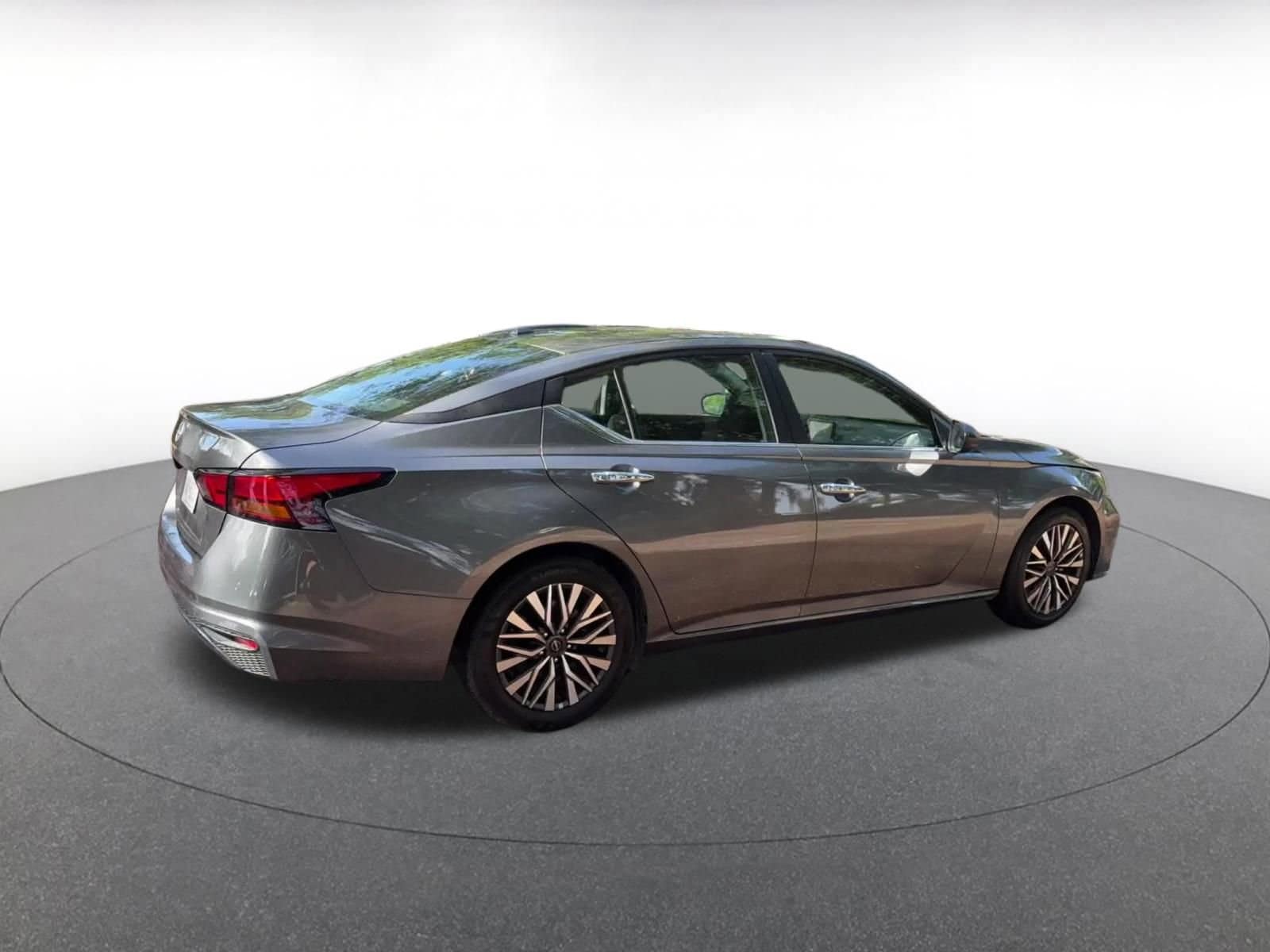Thumbnail: 2025 Nissan Altima - 11