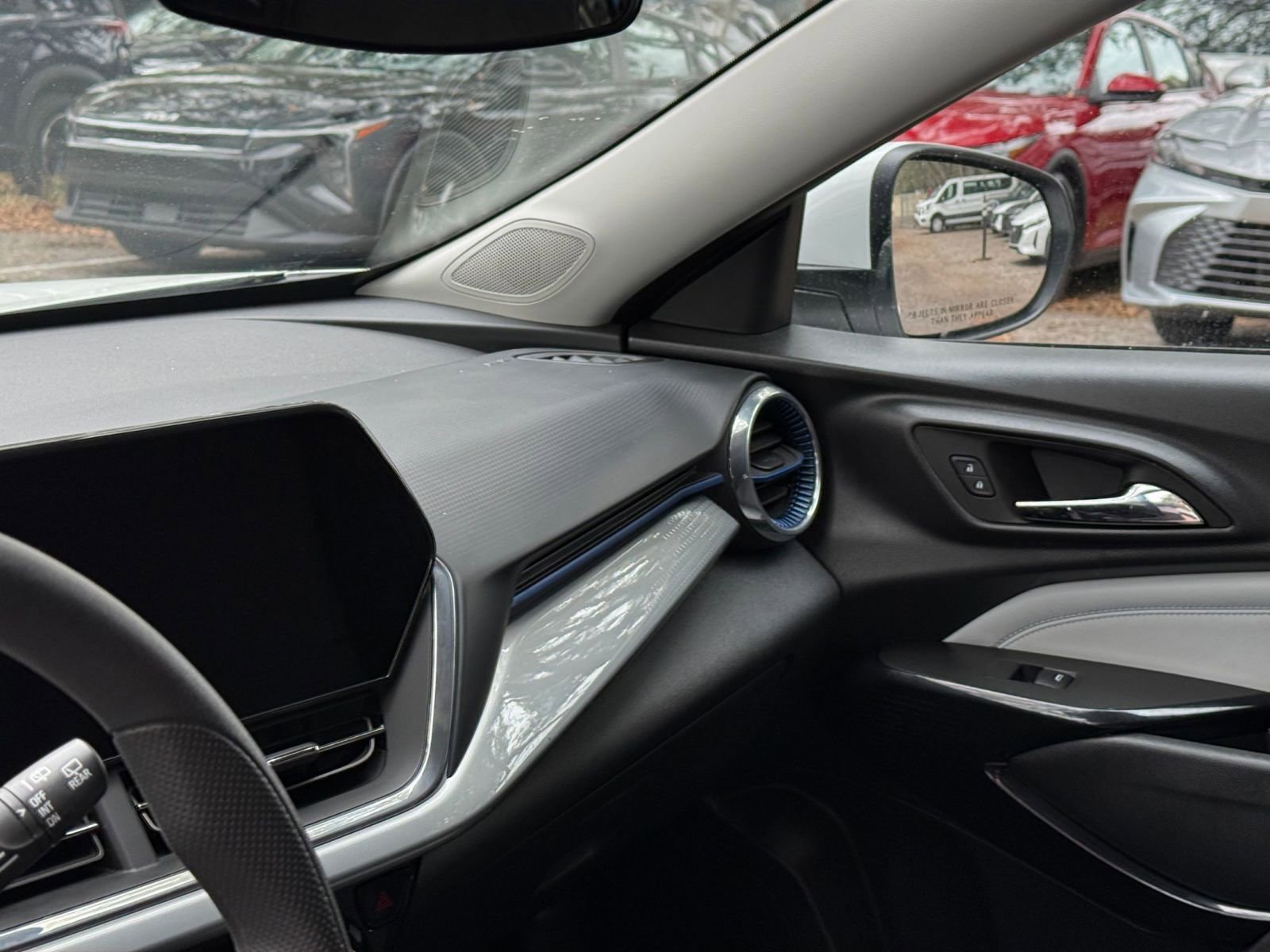 Thumbnail: 2025 Chevrolet Trax - 30