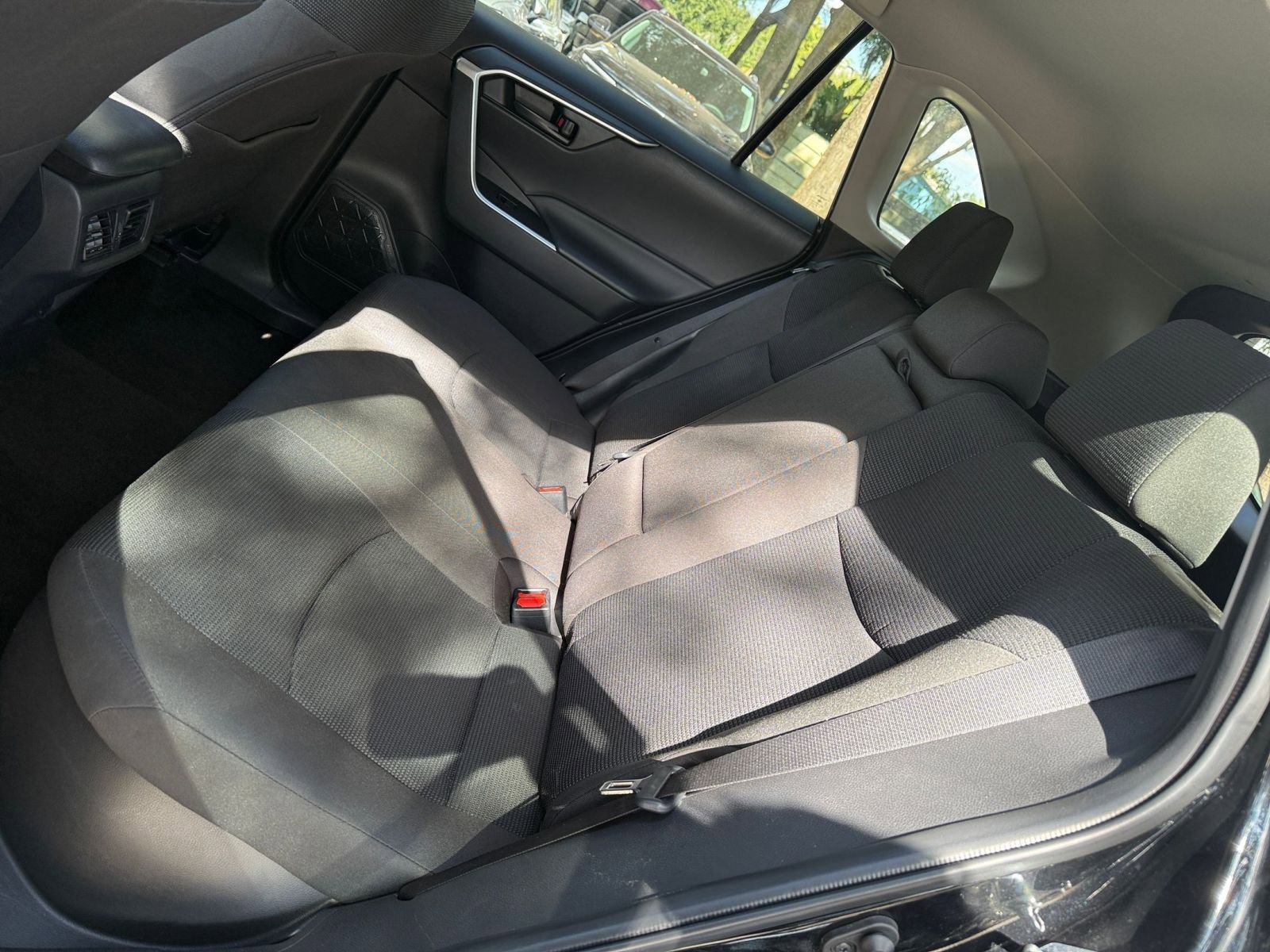 Thumbnail: 2025 Toyota RAV4 - 31