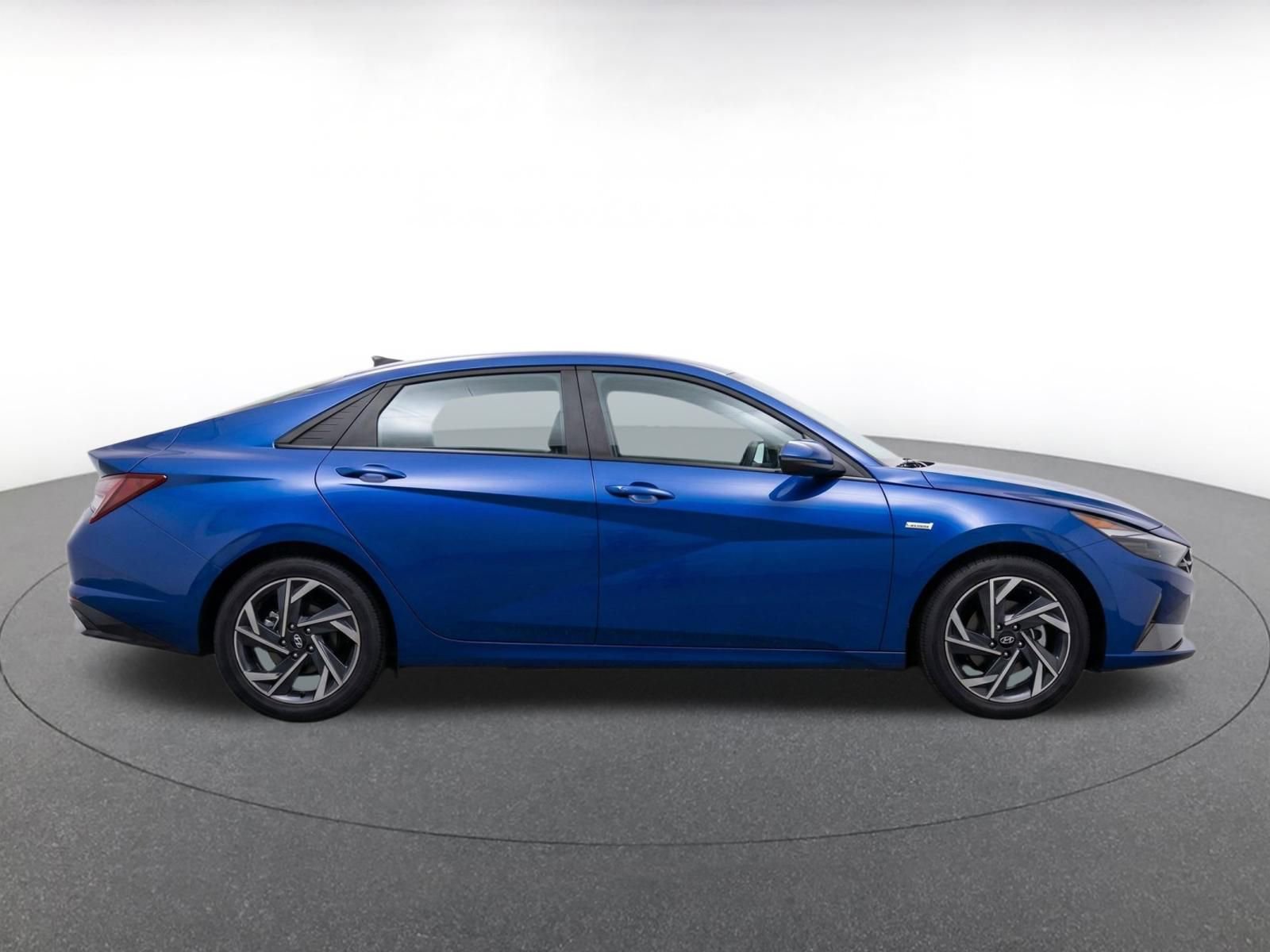 Thumbnail: 2025 Hyundai Elantra - 10